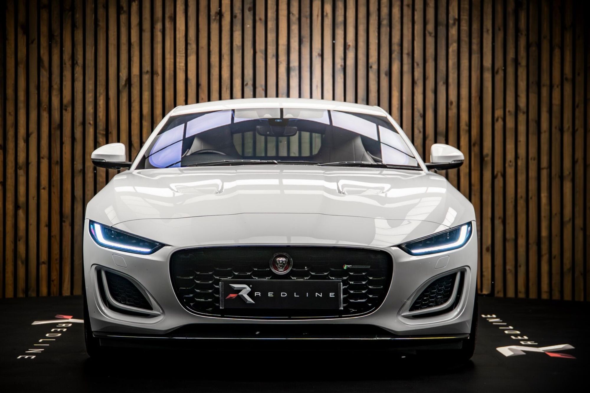 JAGUAR F-TYPE COUPE 2.0 P300 R-Dynamic 2dr Auto for sale UK - Slide 5