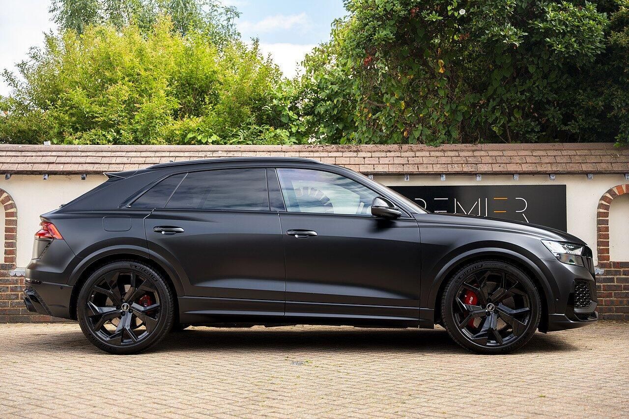AUDI Q8 ESTATE SQ8 TFSI Quattro Vorsprung 5dr Tiptronic for sale UK - Slide 3