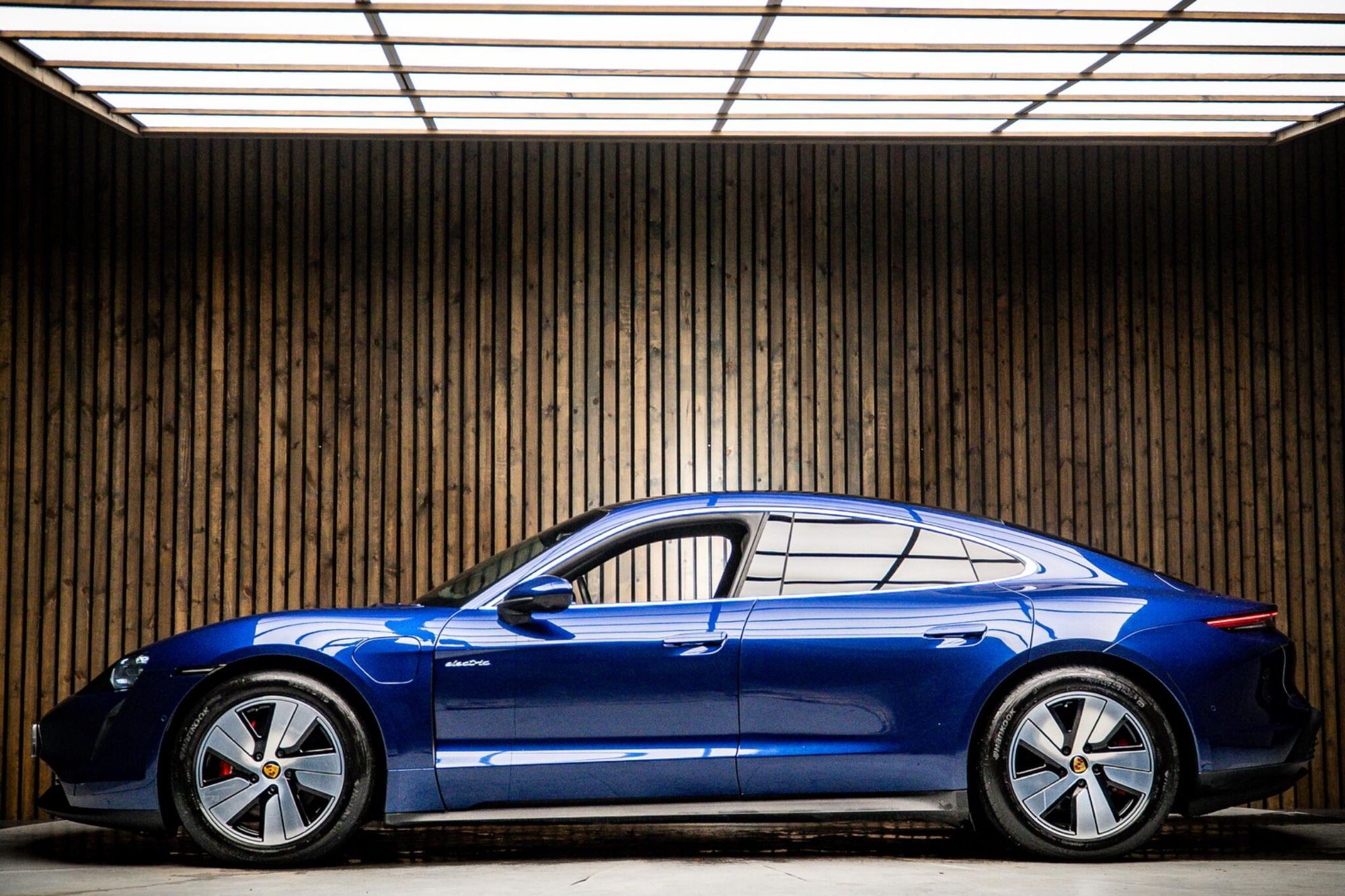 PORSCHE TAYCAN SALOON 420kW 4S 93kWh 4dr Auto for sale UK - Slide 7