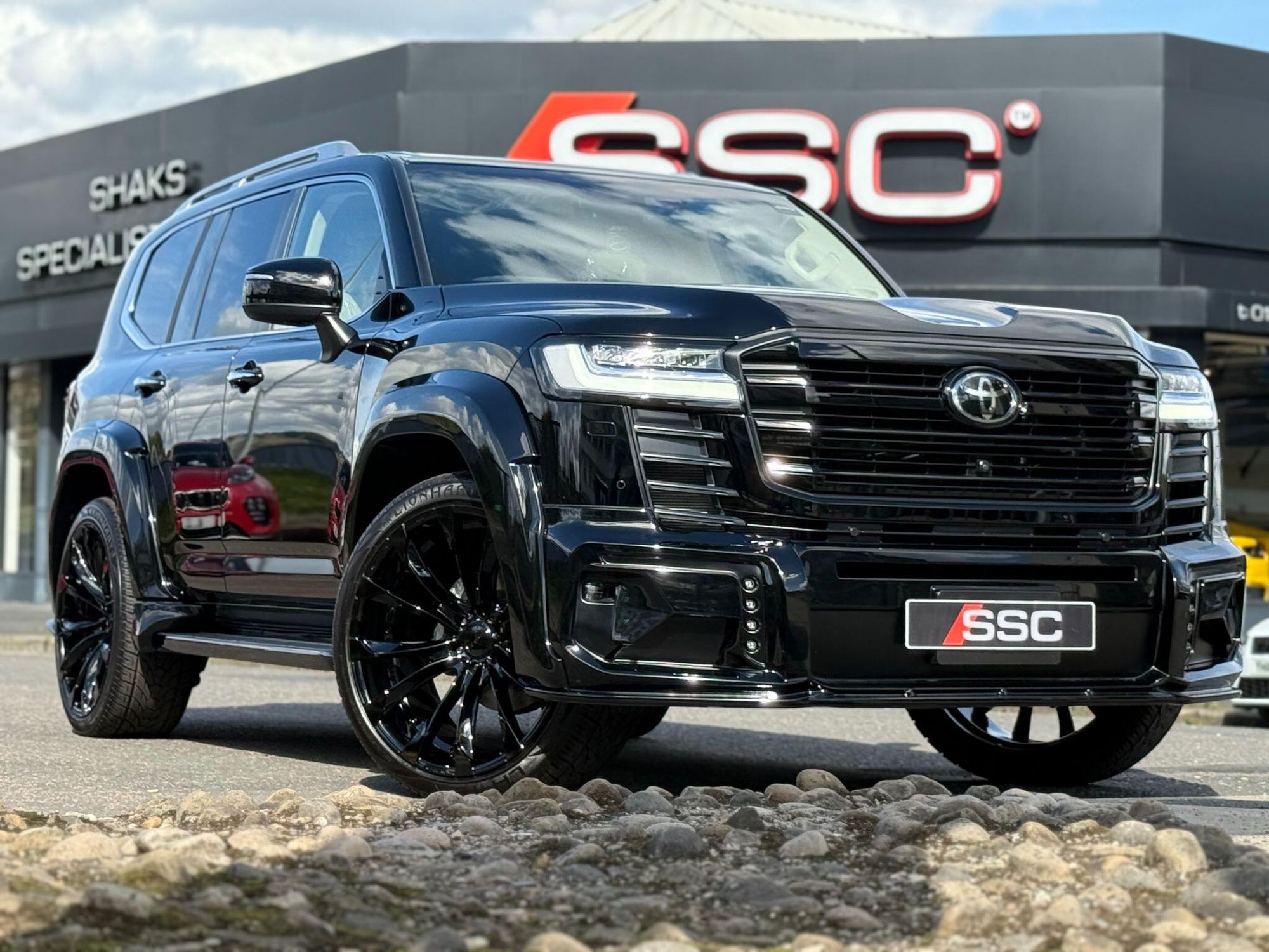 TOYOTA LAND CRUISER SW 4.0 V6 VVTi Invincible 5dr Auto for sale UK