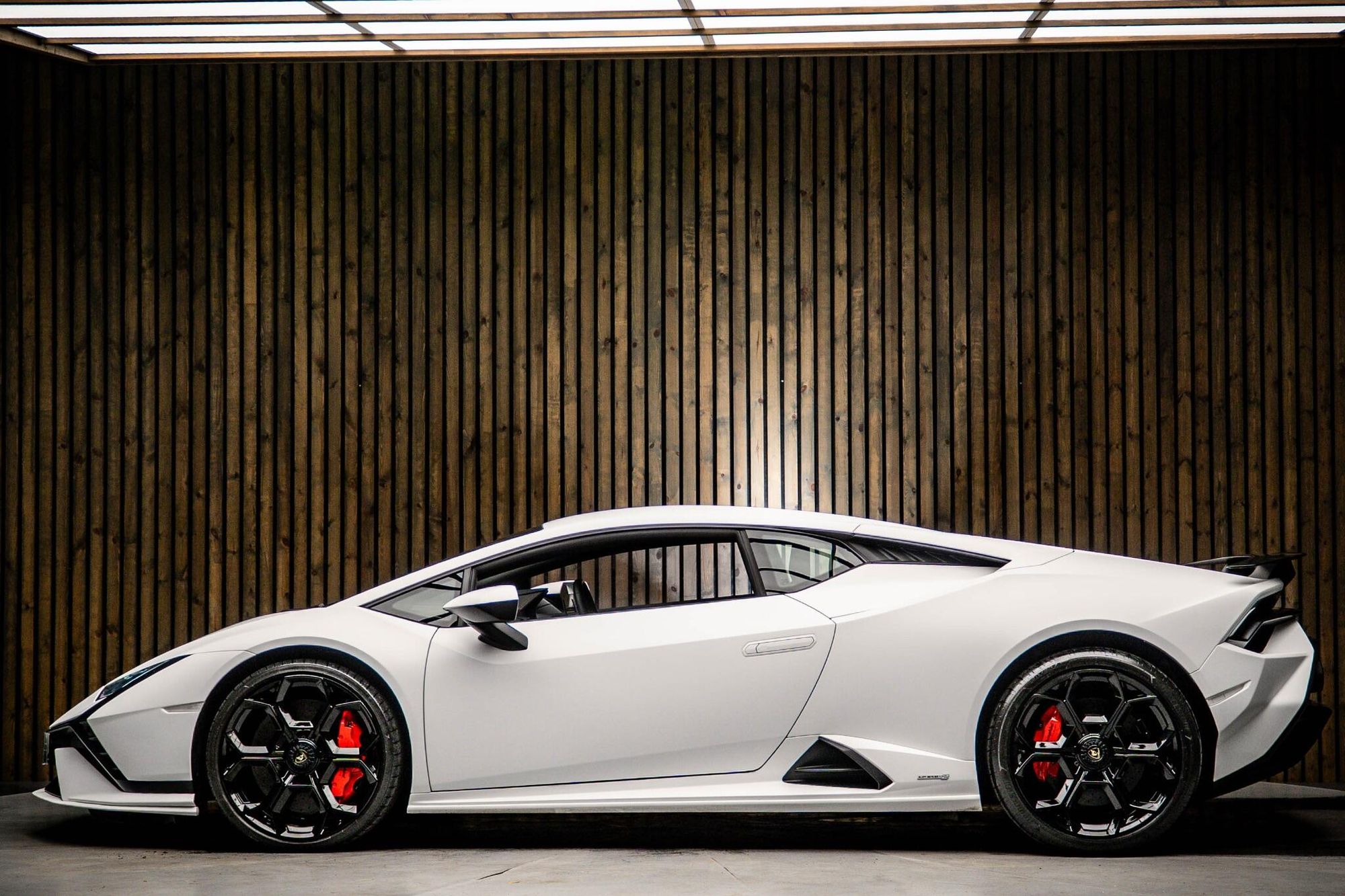 LAMBORGHINI HURACAN EVO COUPE 5.2 V10 640 Tecnica 2dr Auto for sale UK - Slide 7