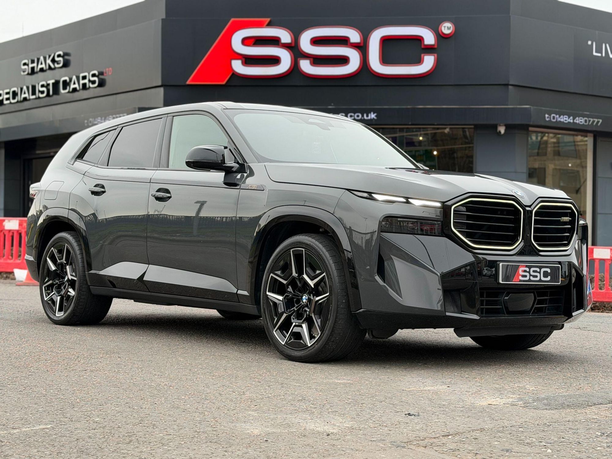 BMW XM Suv 4.4 xDrive Label Phev 29.5kWh 5 Door Auto for sale UK - Slide 5