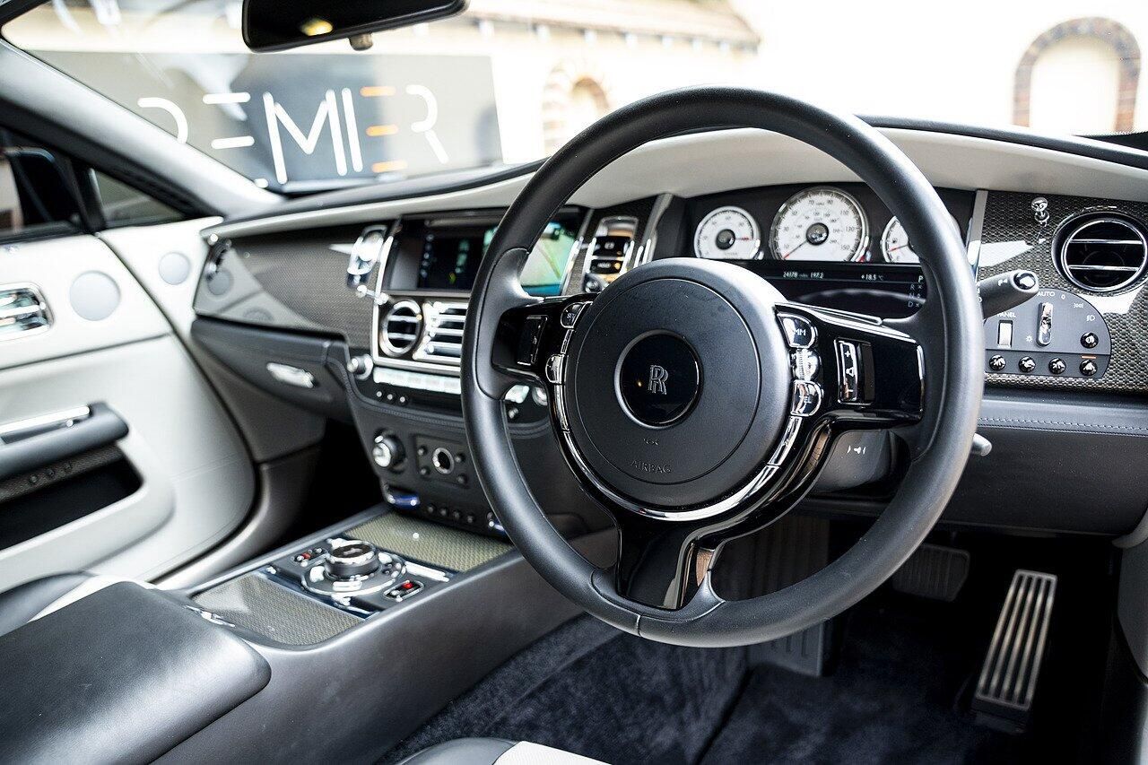 ROLLS-ROYCE WRAITH COUPE Black Badge 2dr Auto for sale UK - Slide 8