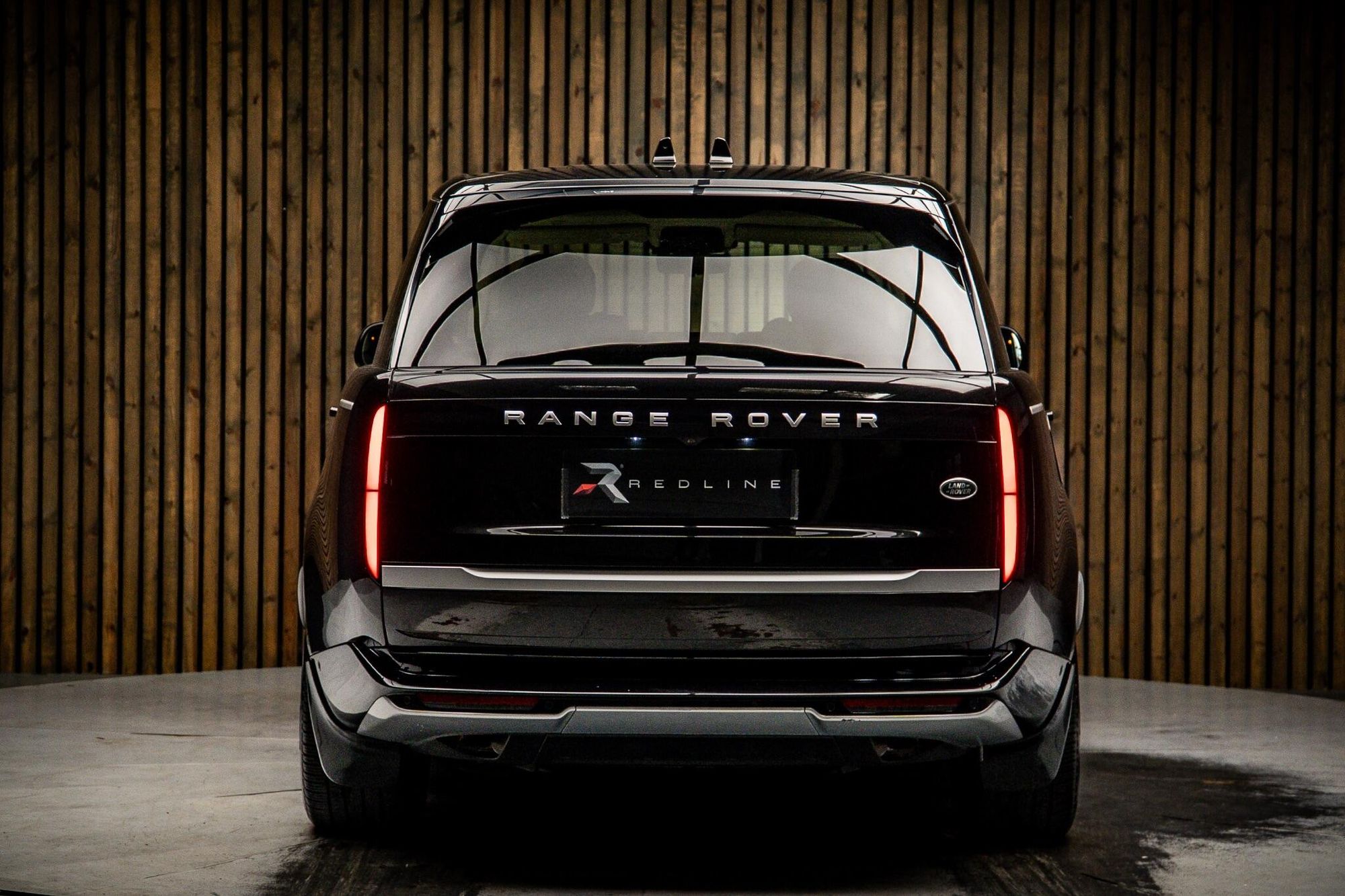 LAND ROVER RANGE ROVER ESTATE 3.0 P400 Autobiography LWB 4dr Auto for sale UK - Slide 6