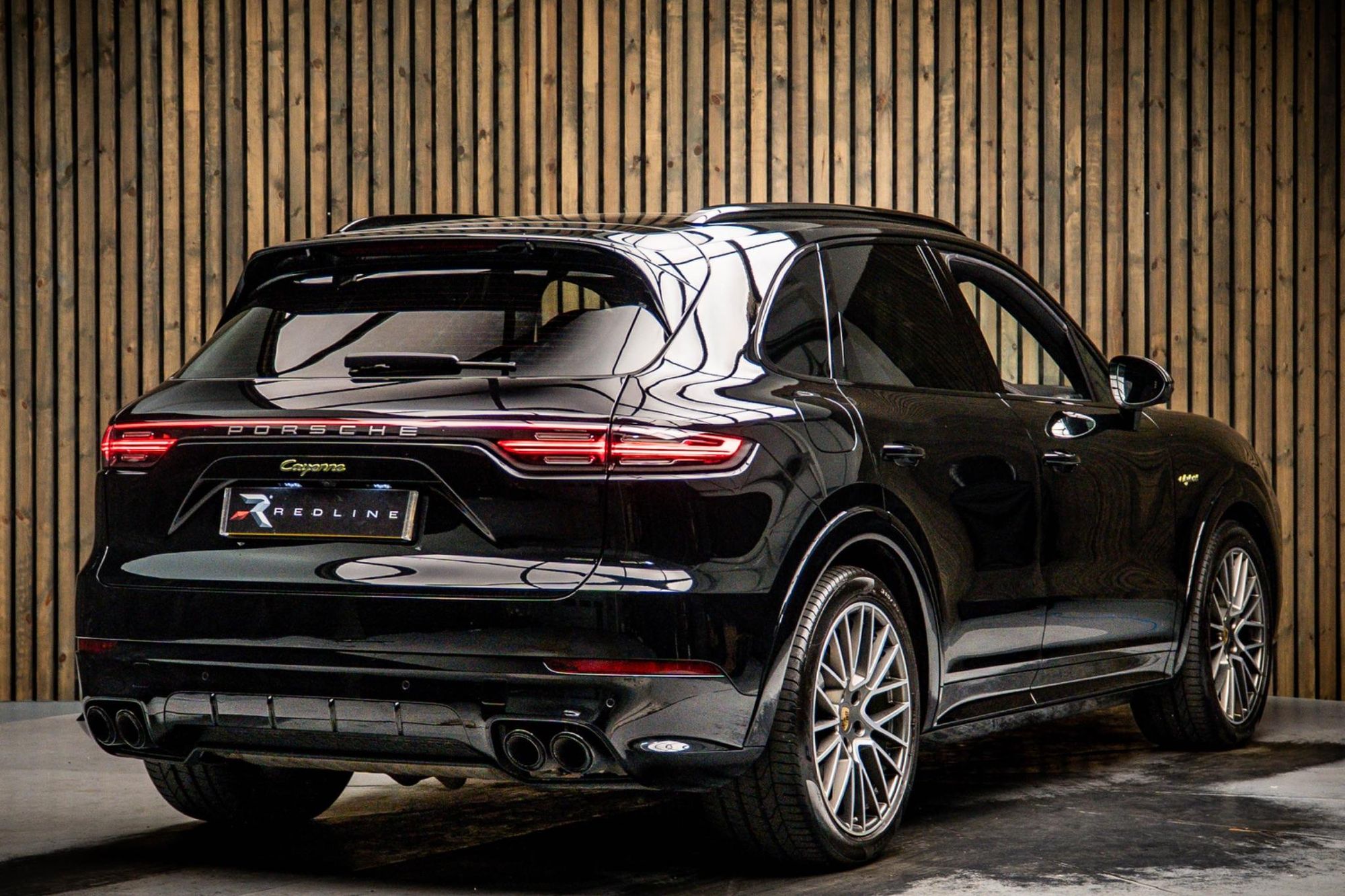 PORSCHE CAYENNE ESTATE SPECIAL EDITIONS E-Hybrid Platinum Edition 5dr Tiptronic S for sale UK - Slide 4
