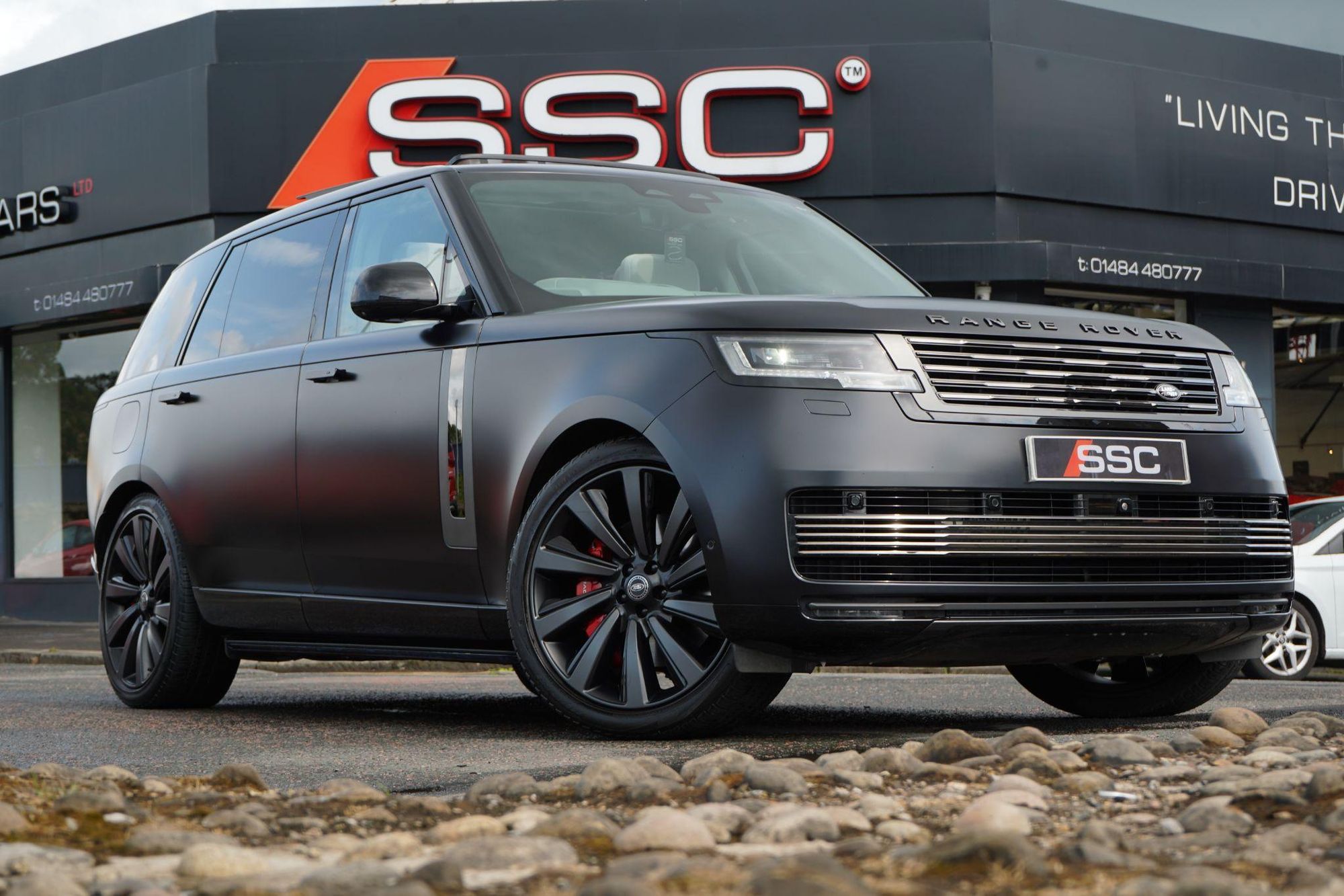 LAND ROVER RANGE ROVER ESTATE 4.4 P615 V8 SV LWB 4dr Auto