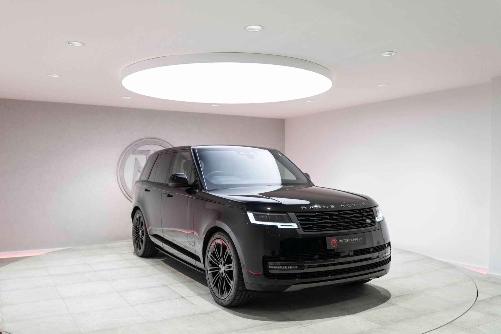 LAND ROVER RANGE ROVER DIESEL ESTATE 3.0 D300 SE 4dr Auto for sale UK - Slide 5