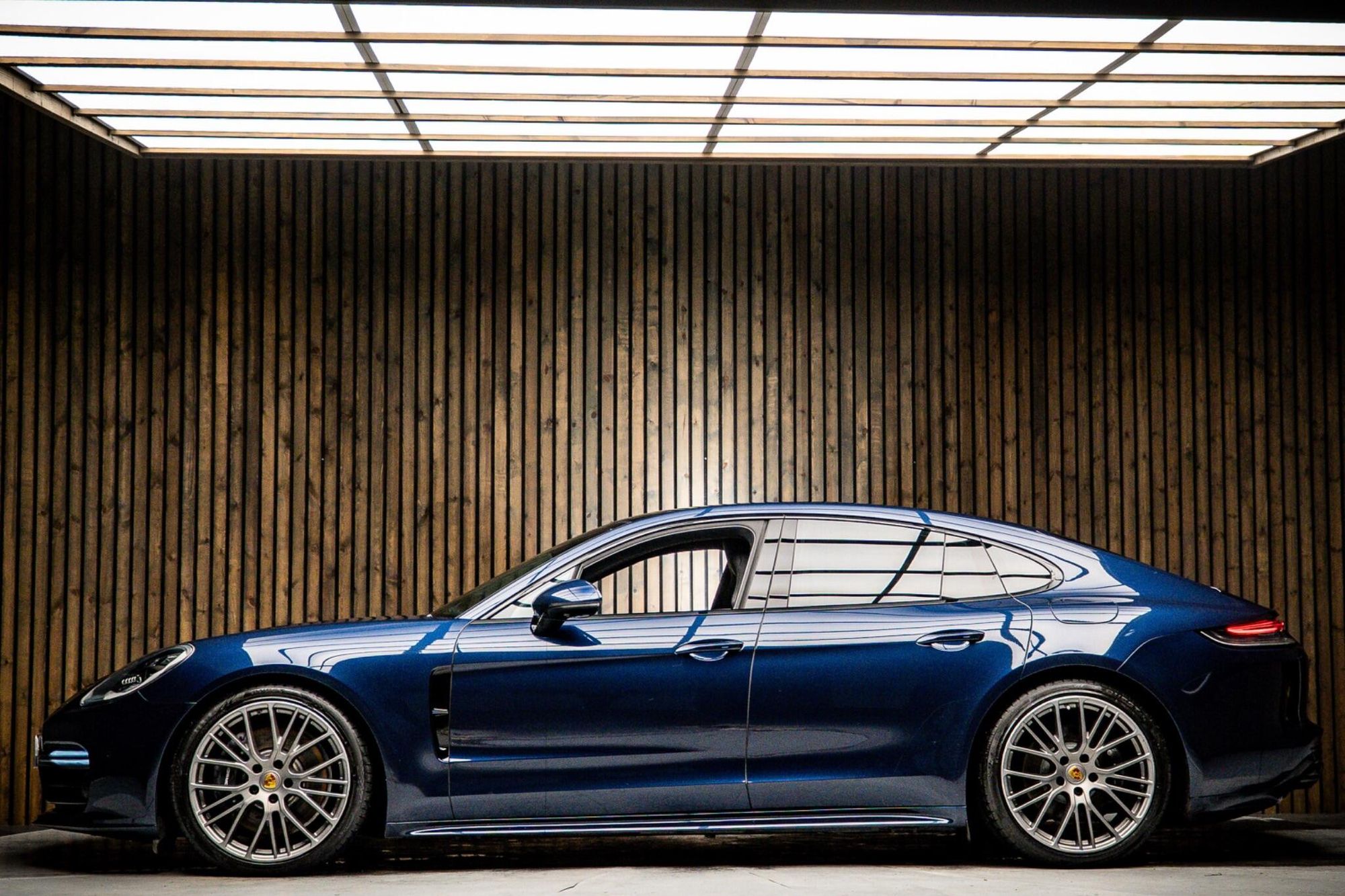 PORSCHE PANAMERA HATCHBACK SPECIAL EDITIONS 2.9 V6 4 Platinum Edition E-Hybrid 5dr PDK for sale UK - Slide 7