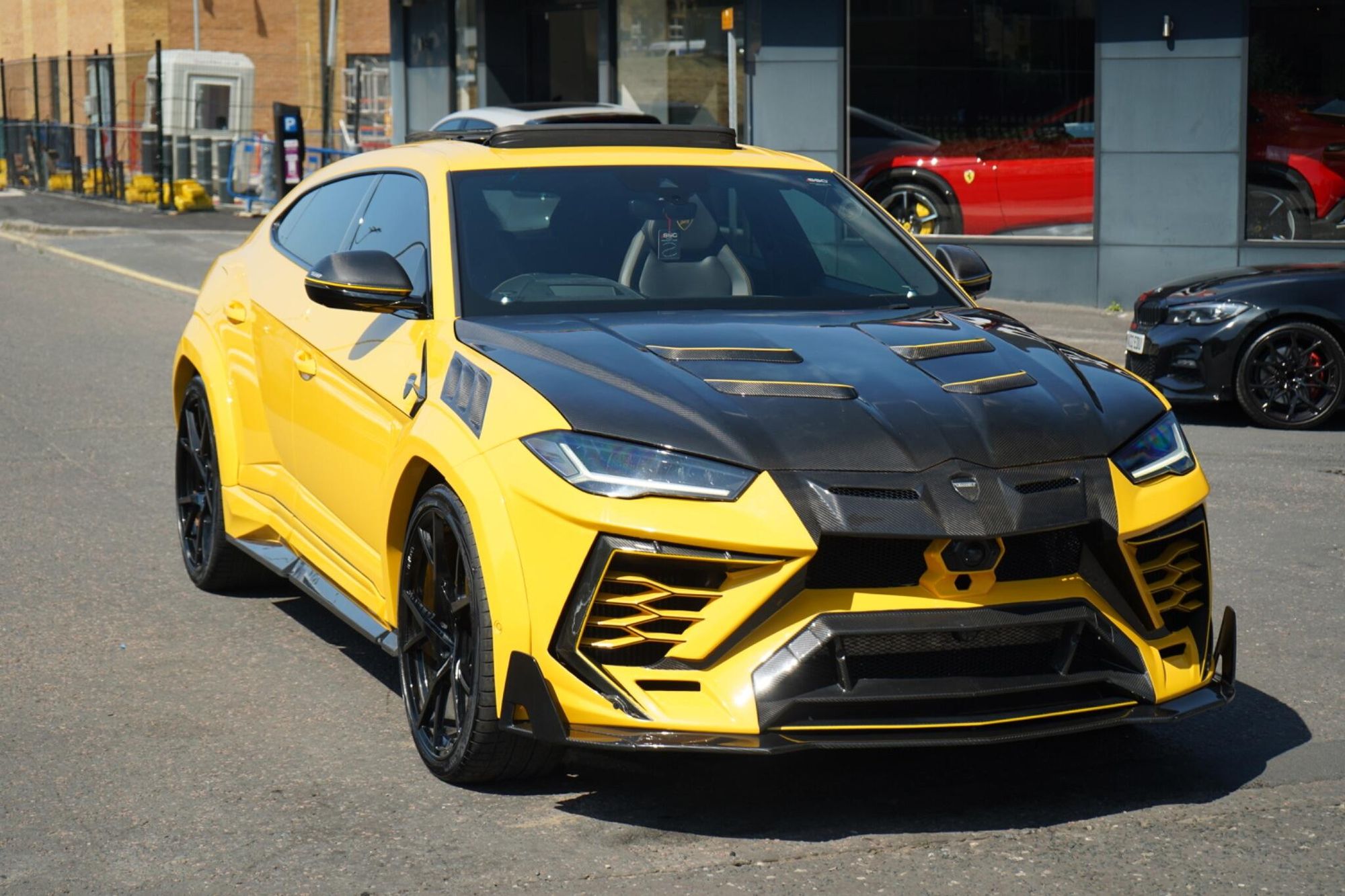 LAMBORGHINI URUS ESTATE 4.0T FSI V8 5dr Auto for sale UK - Slide 5