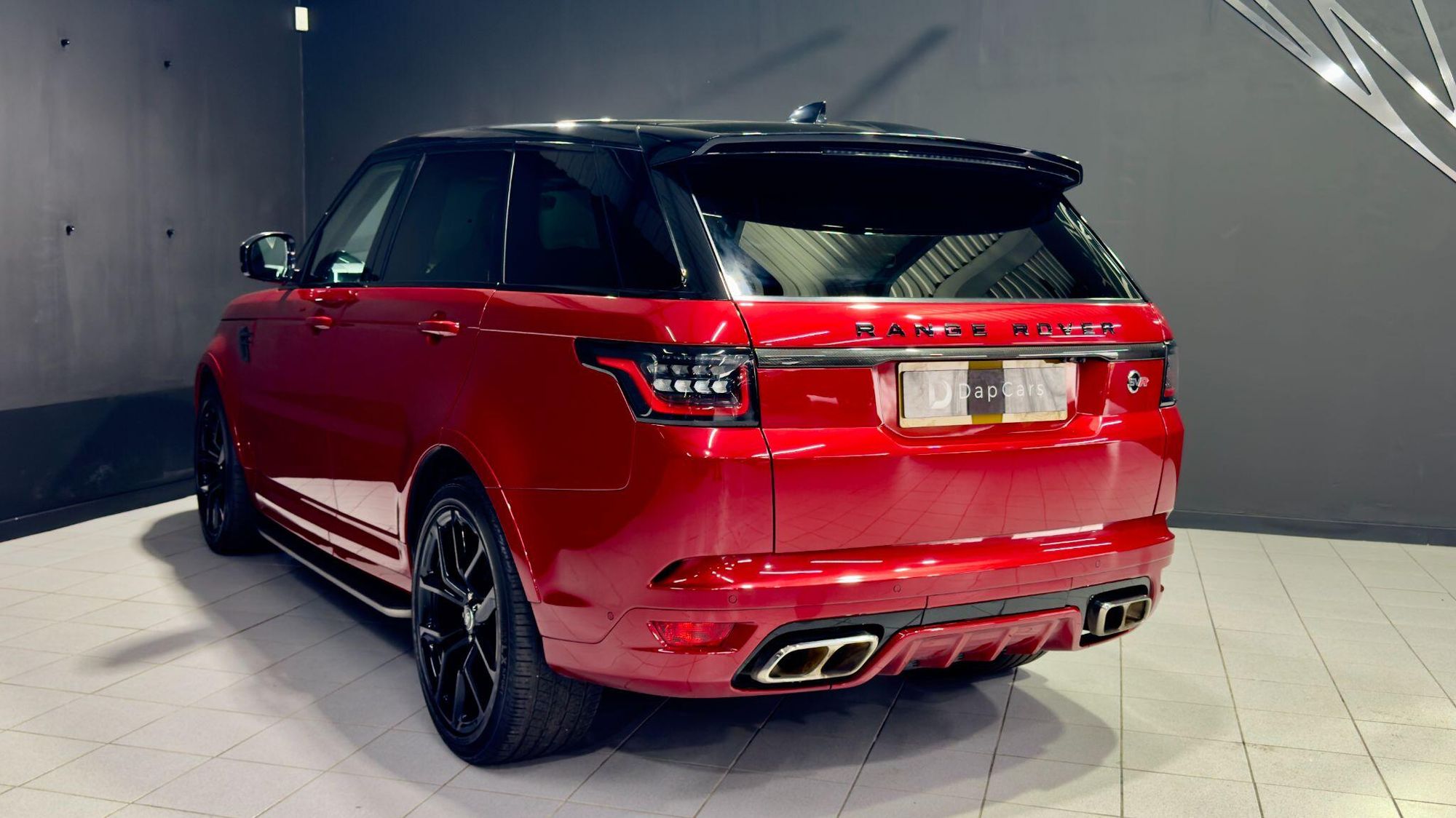 LAND ROVER RANGE ROVER SPORT ESTATE 5.0 P575 S/C SVR Carbon Edition 5dr Auto for sale UK - Slide 4