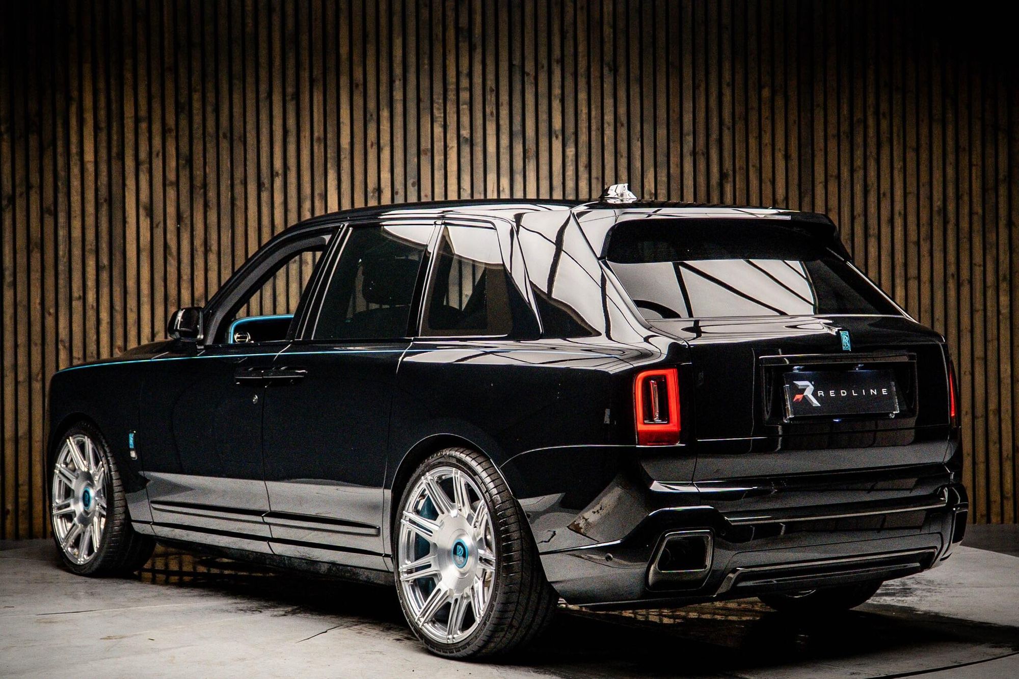 ROLLS-ROYCE CULLINAN ESTATE II Black Badge 5dr Auto for sale UK - Slide 3