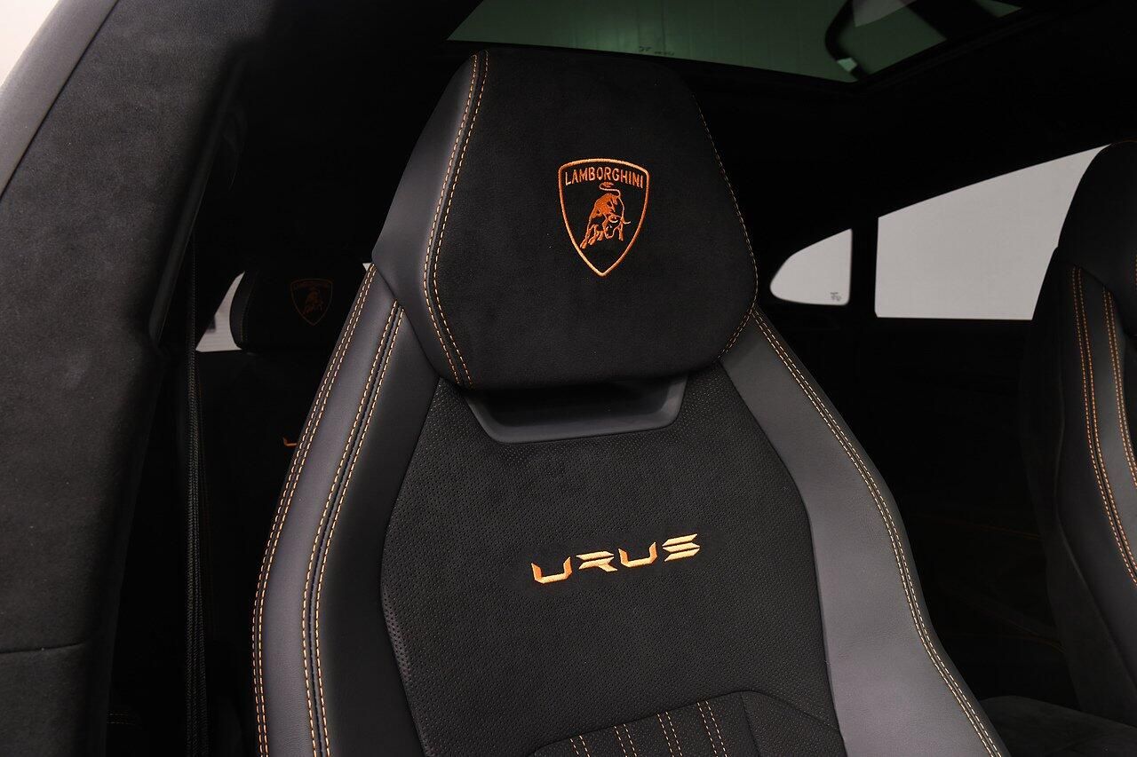 LAMBORGHINI URUS ESTATE 4.0T FSI V8 Performante 5dr Auto for sale UK - Slide 9
