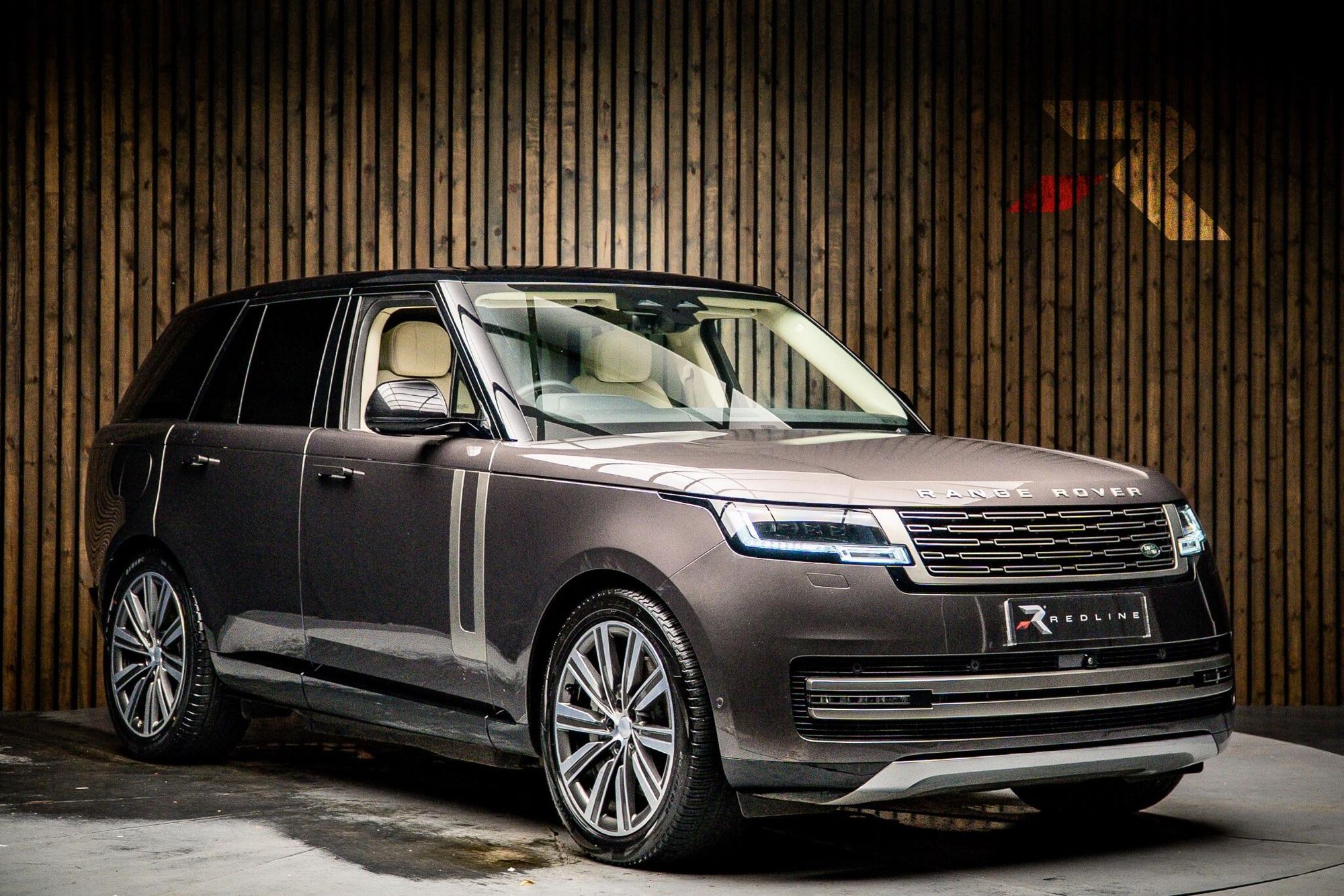 LAND ROVER RANGE ROVER ESTATE 3.0 P440e SE 4dr Auto for sale UK