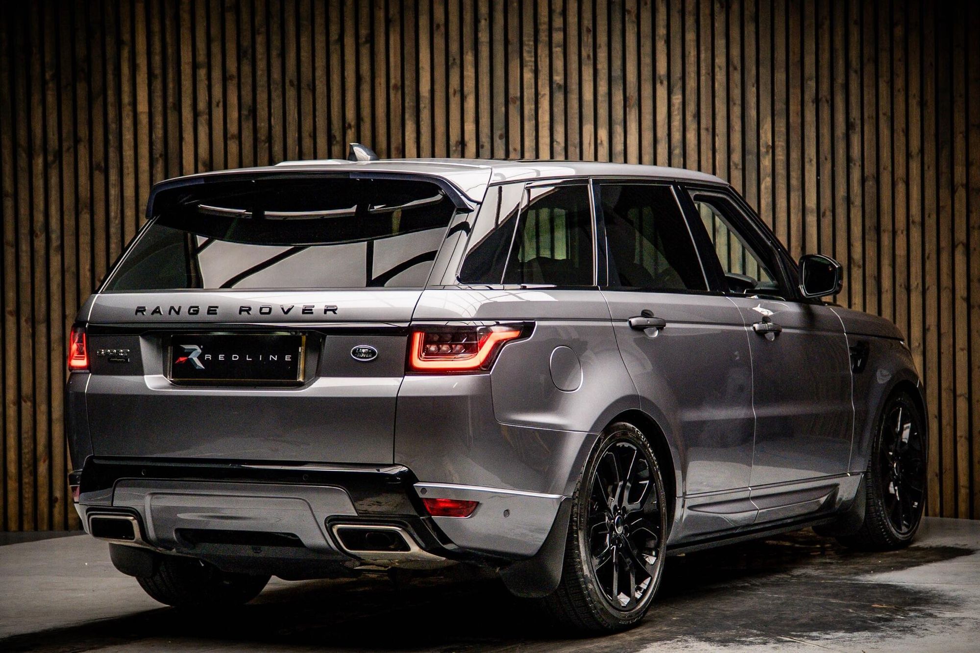 LAND ROVER RANGE ROVER SPORT DIESEL ESTATE 3.0 D300 Autobiography Dynamic 5dr Auto for sale UK - Slide 4