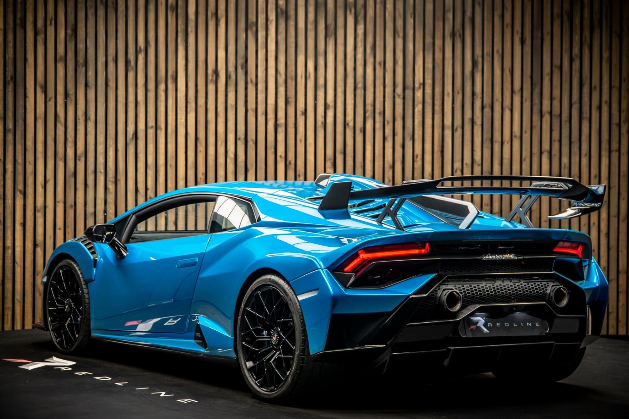 LAMBORGHINI HURACAN EVO COUPE 5.2 V10 640 STO 2dr Auto for sale UK - Slide 3