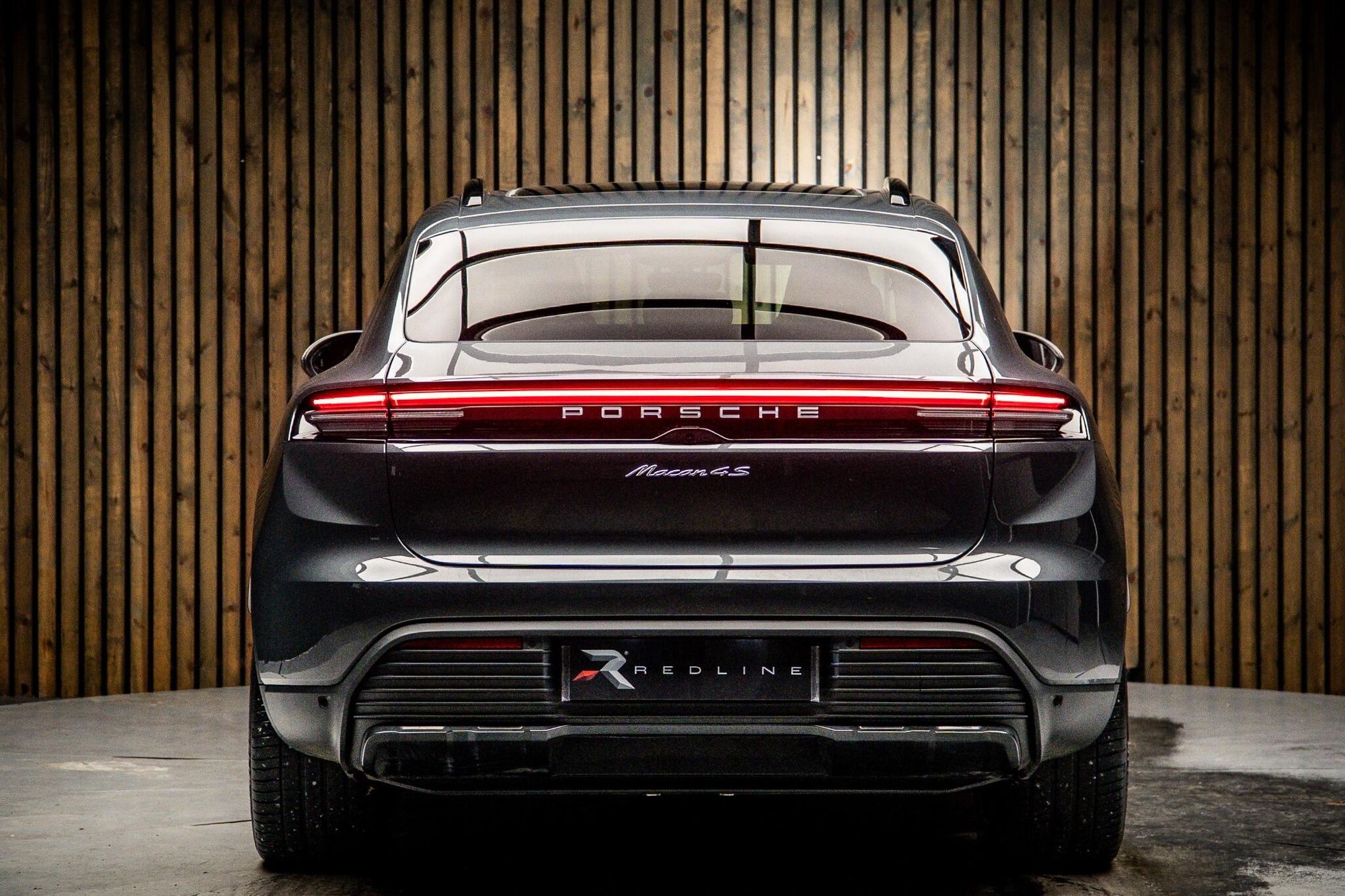 PORSCHE MACAN ELECTRIC ESTATE 380kW 4S 100kWh 5dr Auto for sale UK - Slide 6
