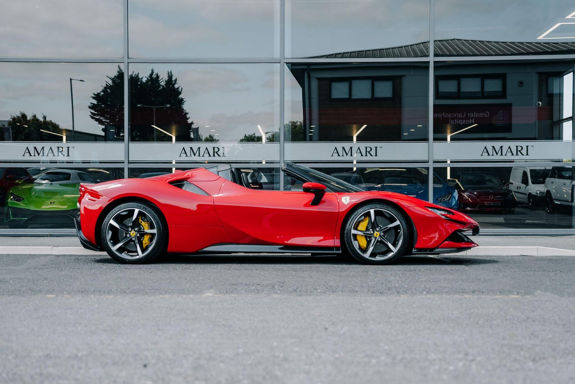 FERRARI SF90 SPIDER 2dr Auto for sale UK - Slide 3