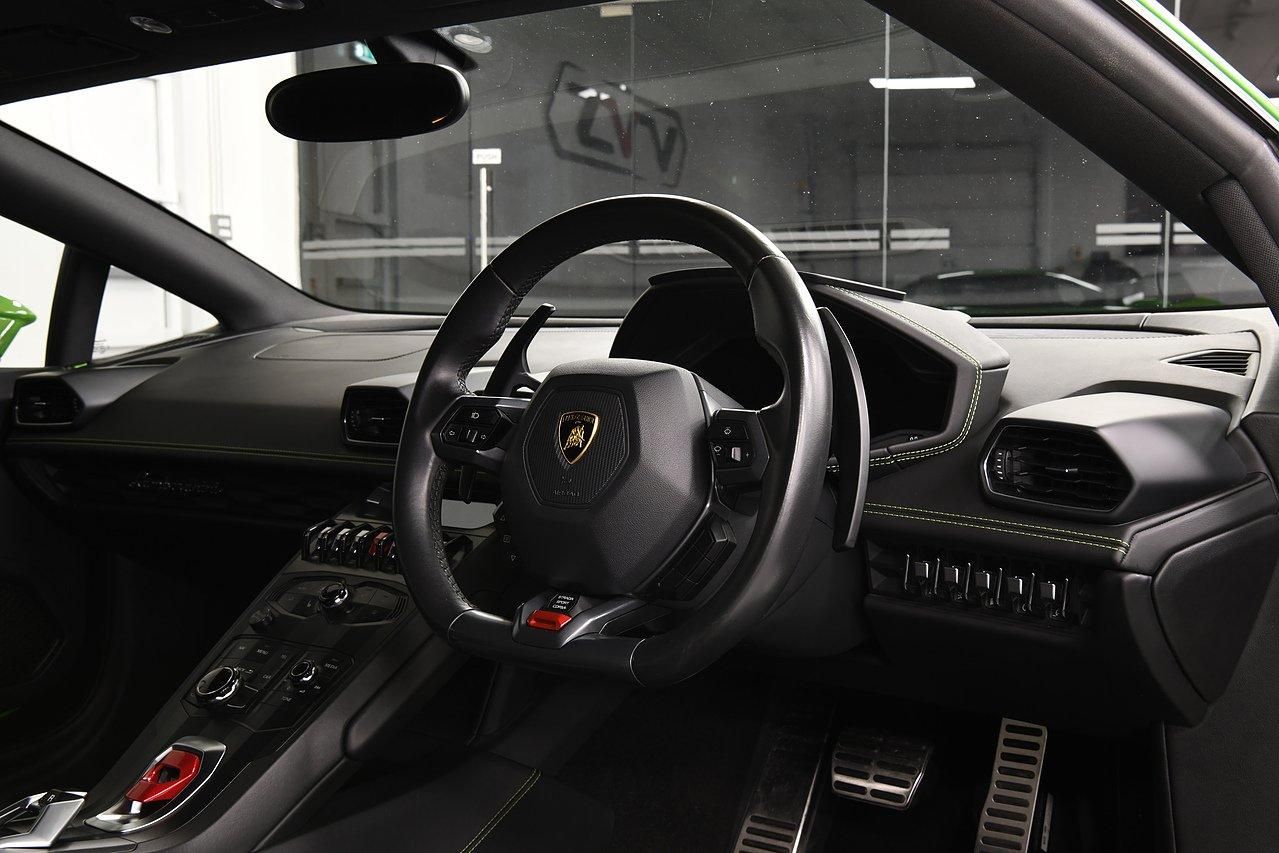 LAMBORGHINI HURACAN COUPE LP 610-4 2dr LDF for sale UK - Slide 5