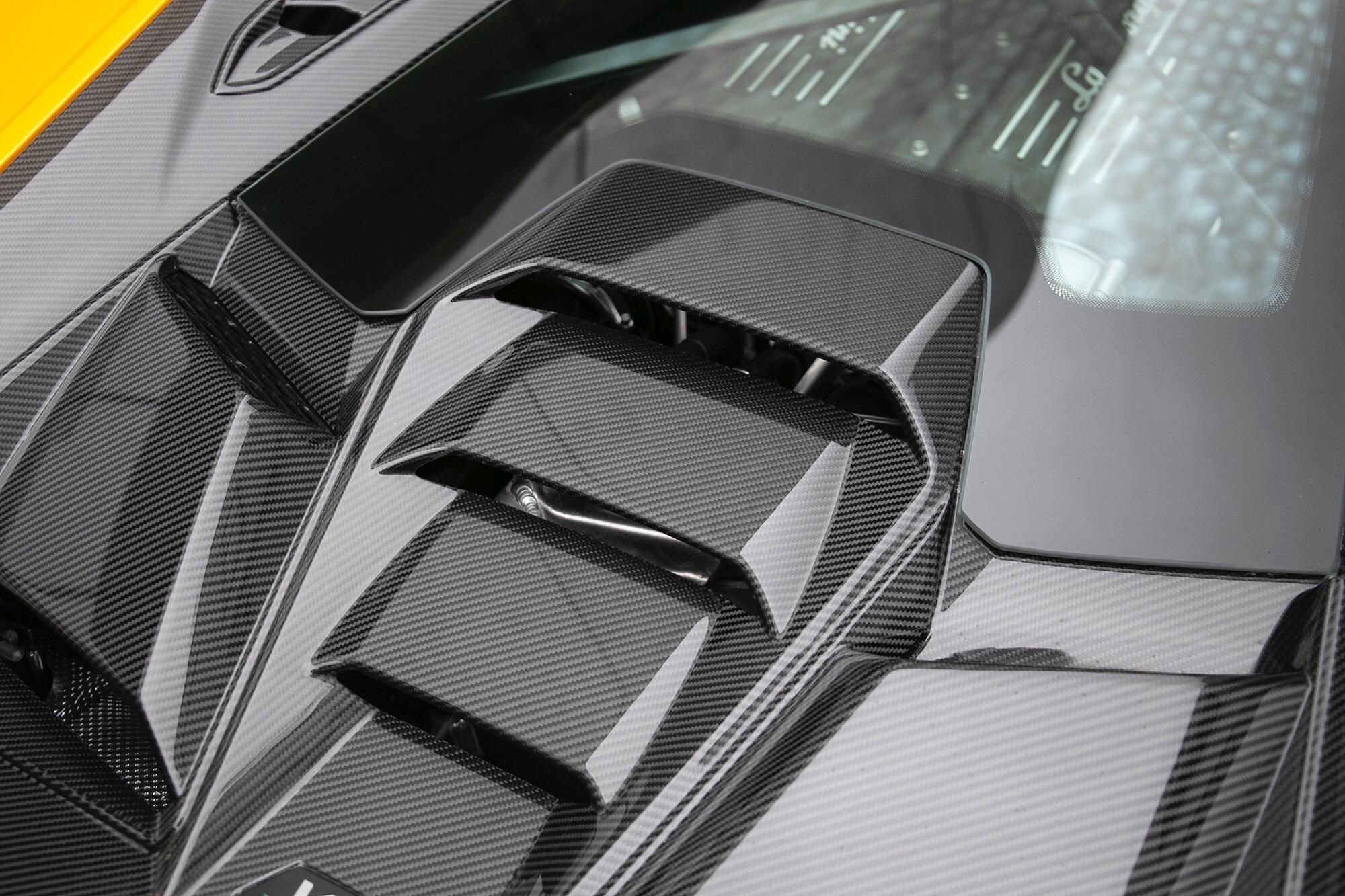 LAMBORGHINI HURACAN COUPE LP 640-4 Performante 2dr LDF for sale UK - Slide 9