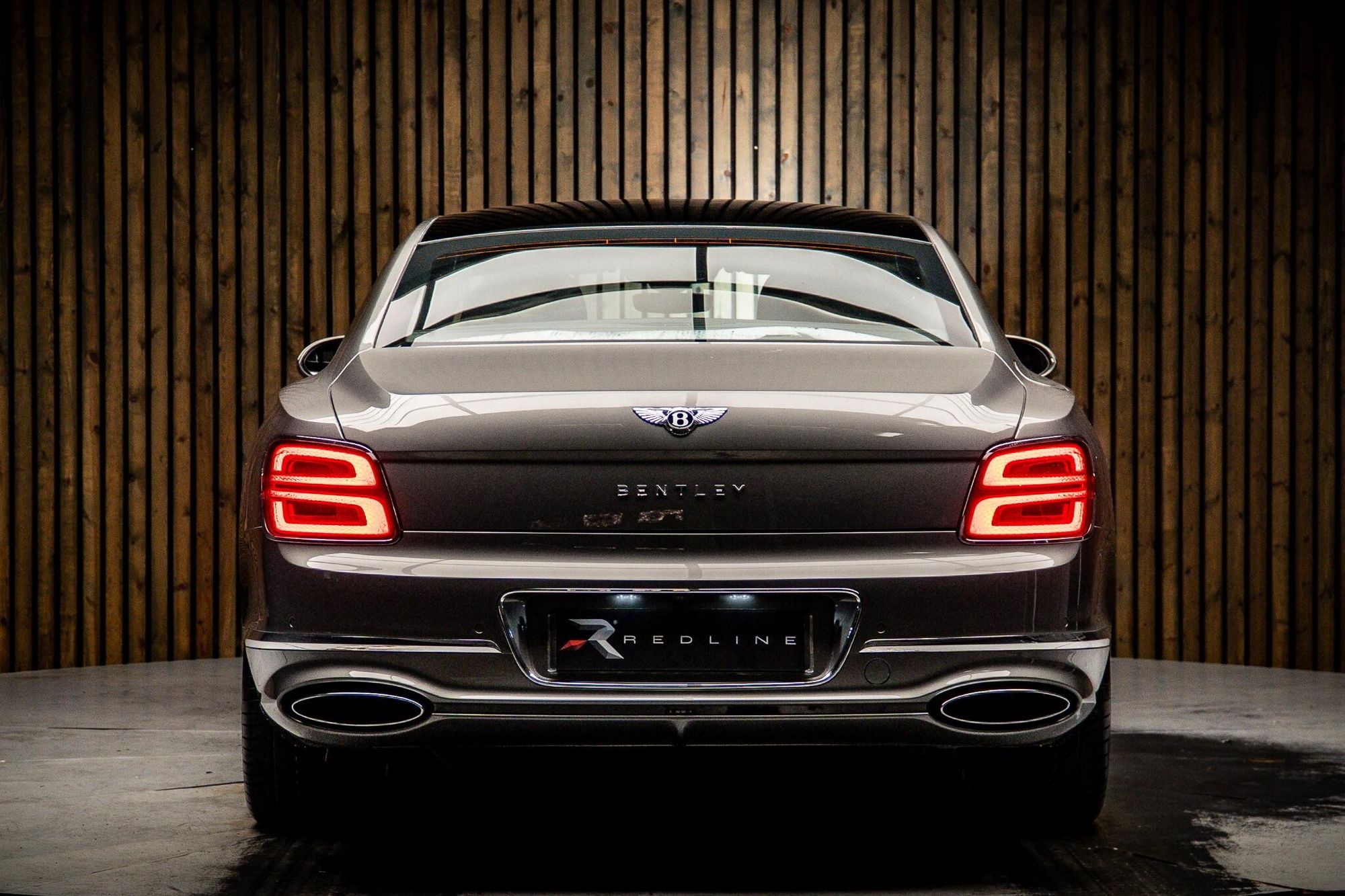 BENTLEY FLYING SPUR SALOON SPECIAL EDITIONS 6.0 W12 First Edition 4dr Auto for sale UK - Slide 6