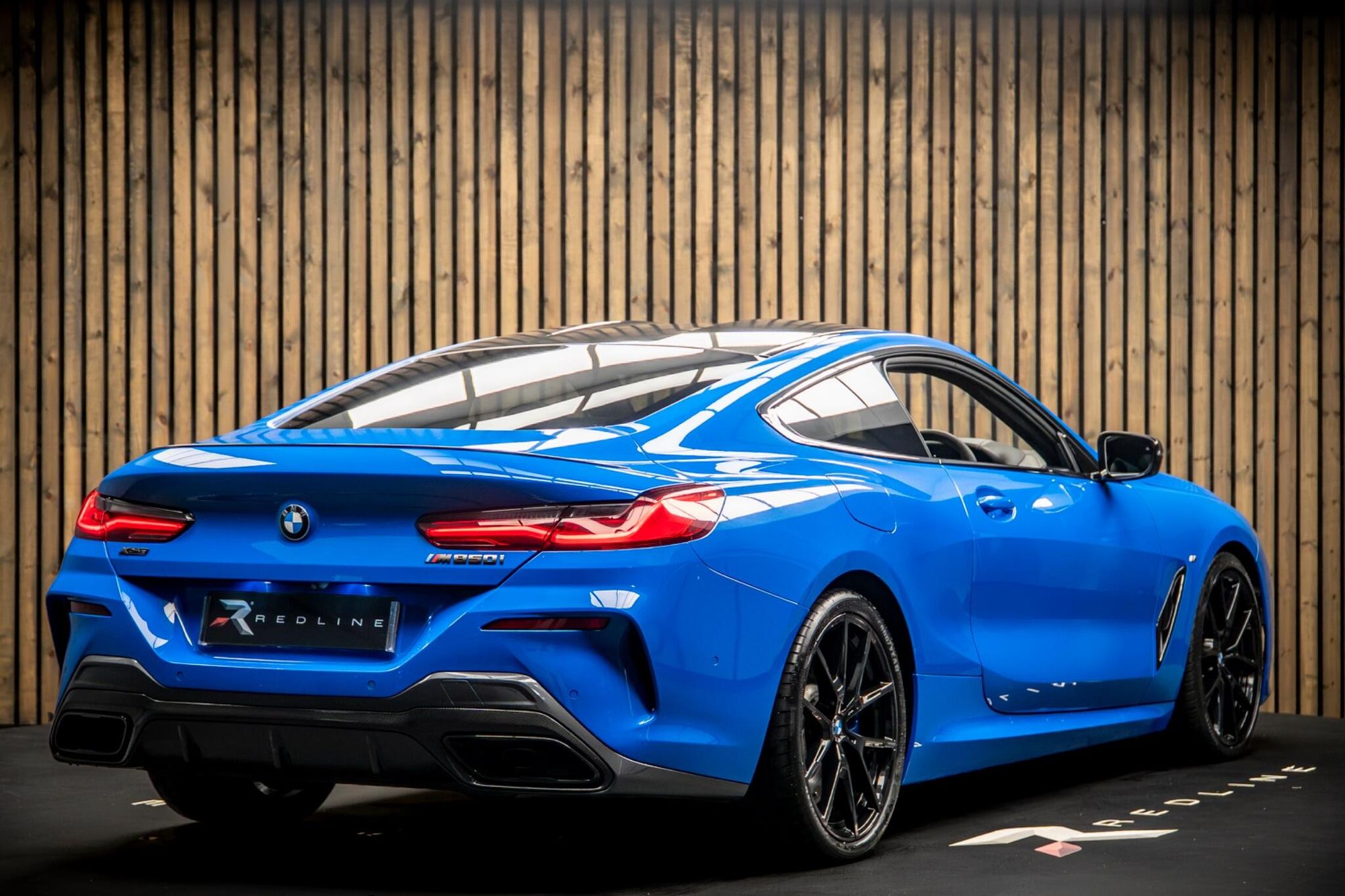 BMW 8 SERIES COUPE M850i xDrive 2dr Auto for sale UK - Slide 4