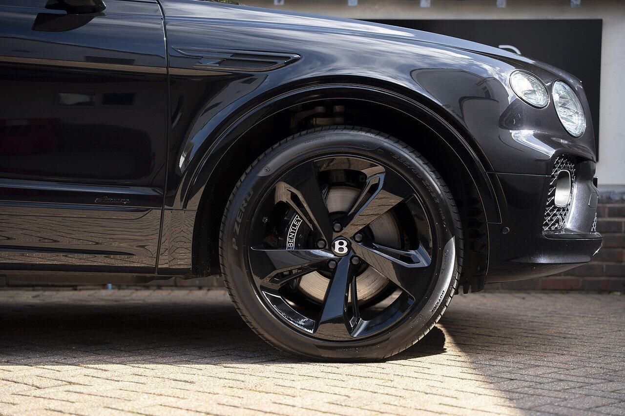 BENTLEY BENTAYGA ESTATE 4.0 V8 Azure 5dr Auto EWB for sale UK - Slide 7