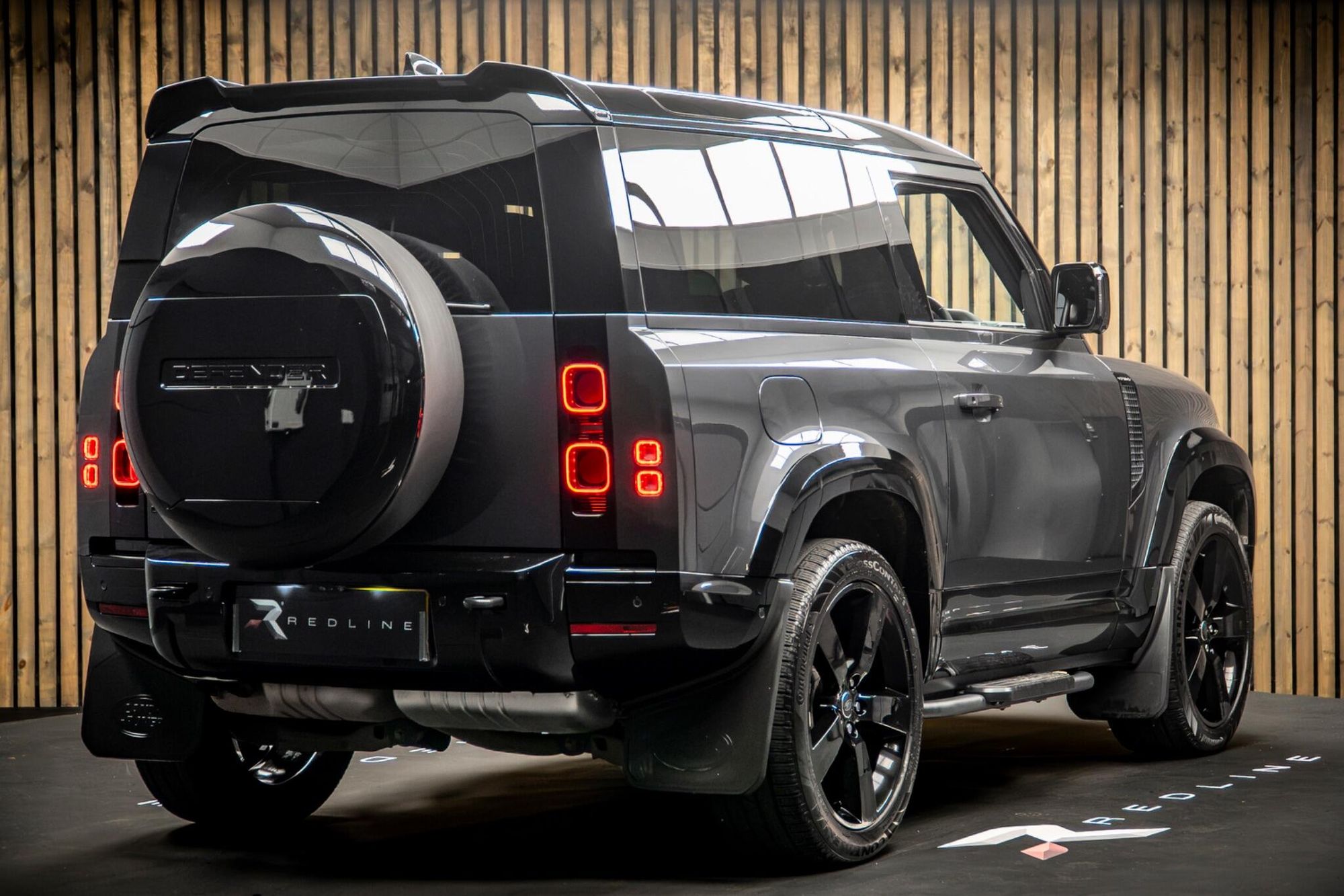 LAND ROVER DEFENDER DIESEL ESTATE 3.0 D250 X-Dynamic HSE 90 3dr Auto for sale UK - Slide 4