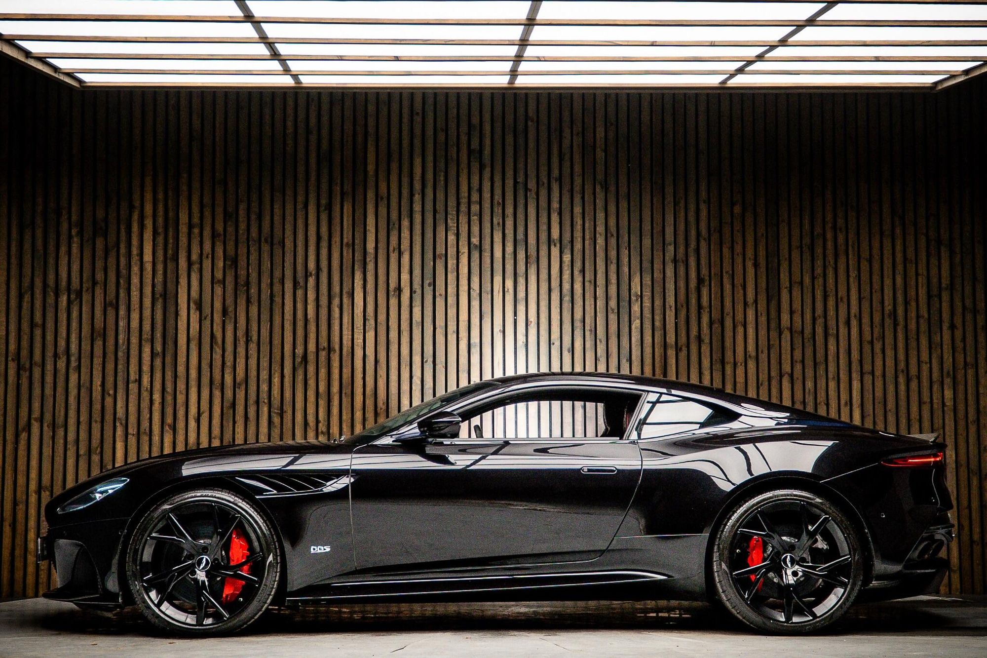 ASTON MARTIN DBS COUPE V12 Superleggera 2dr Touchtronic Auto for sale UK - Slide 7