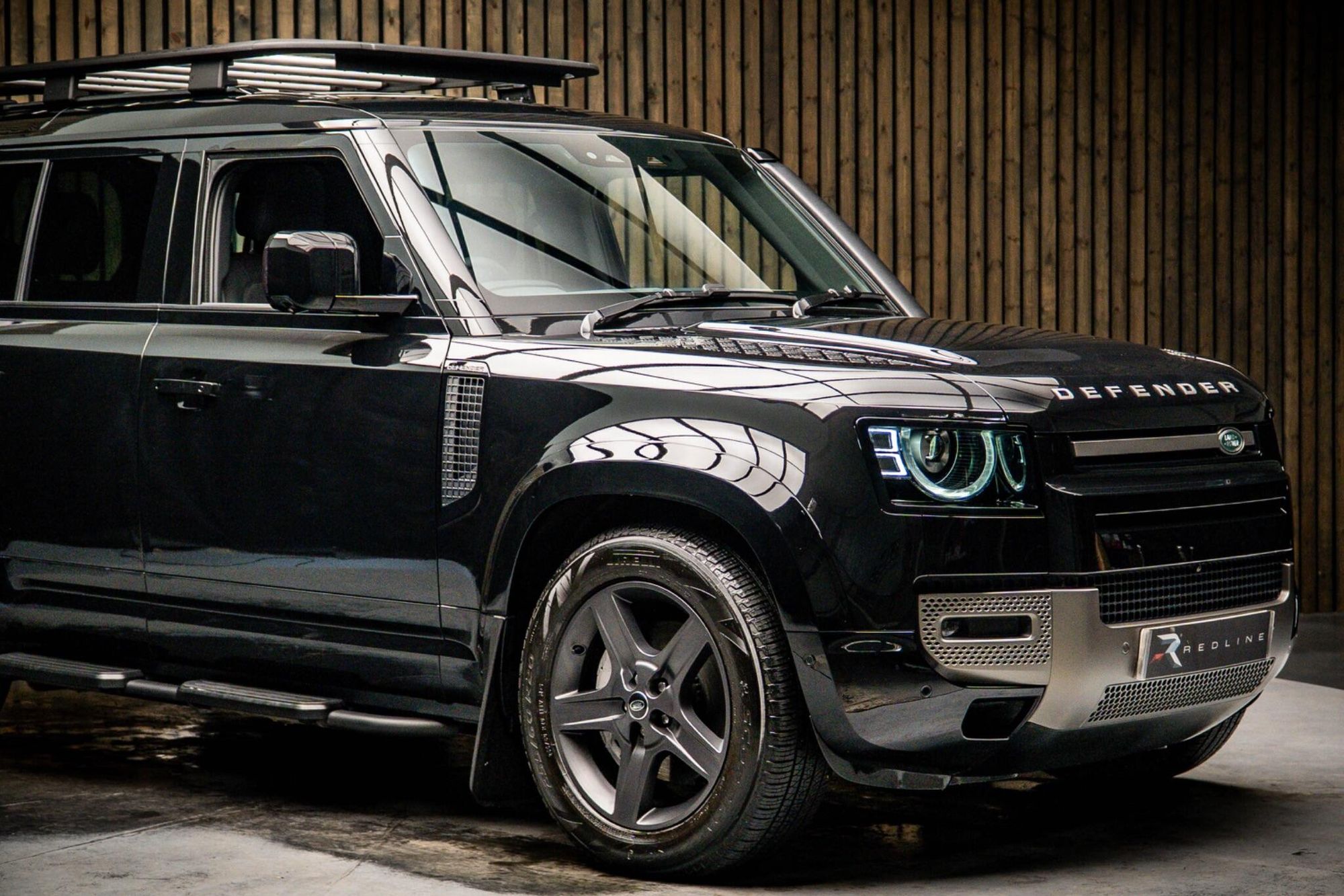 LAND ROVER DEFENDER DIESEL ESTATE 3.0 D350 X-Dynamic SE 110 5dr Auto for sale UK - Slide 10