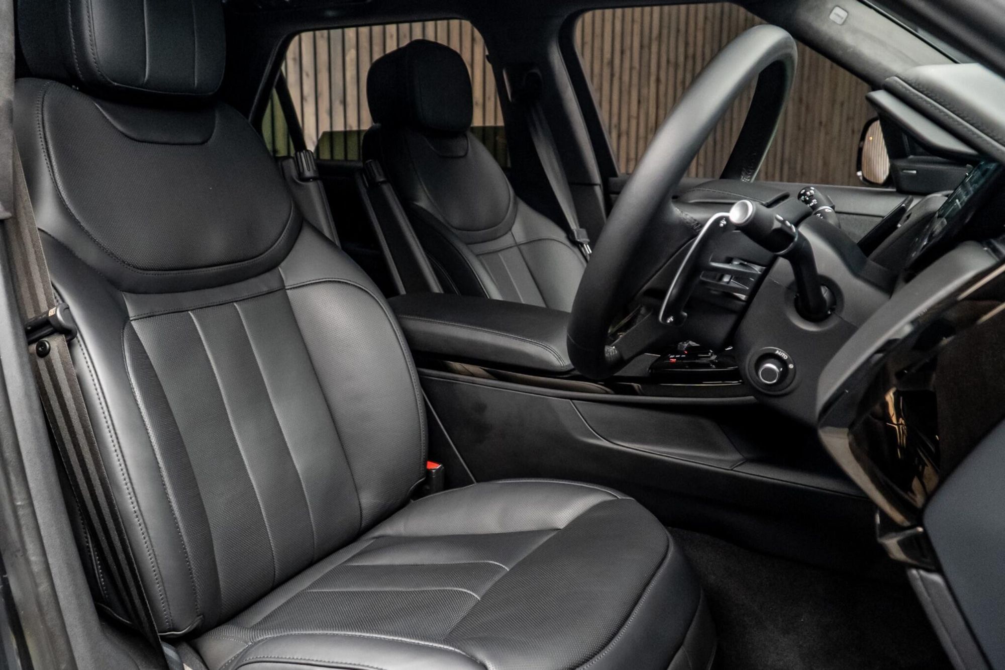 LAND ROVER RANGE ROVER SPORT DIESEL ESTATE 3.0 D300 Autobiography 5dr Auto for sale UK - Slide 2