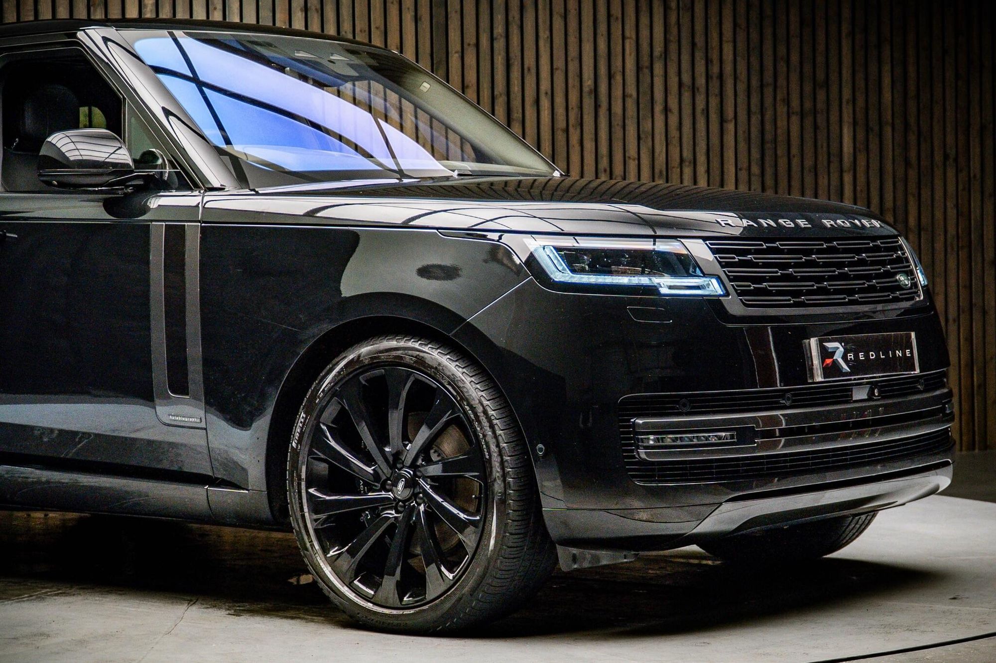 LAND ROVER RANGE ROVER DIESEL ESTATE 3.0 D350 Autobiography 4dr Auto for sale UK - Slide 10