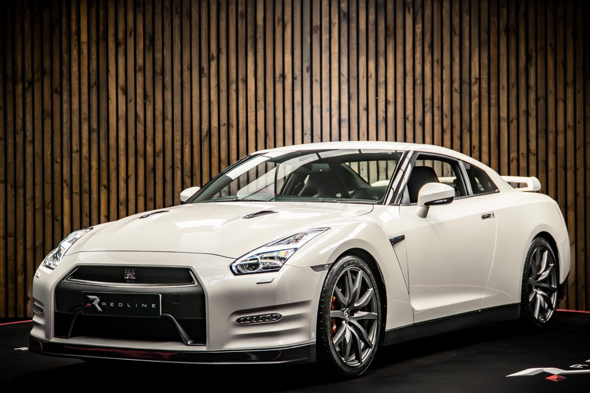 NISSAN GT-R COUPE 3.8 Recaro 2dr Auto for sale UK - Slide 8
