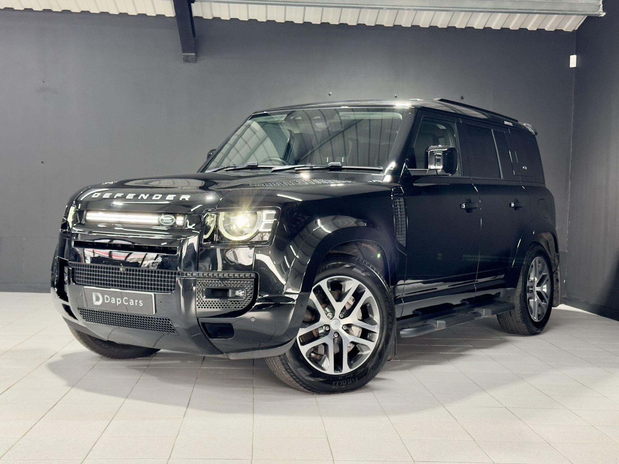 LAND ROVER DEFENDER ESTATE SPECIAL EDITIONS 2.0 P400e XS Edition 110 5dr Auto for sale UK - Slide 10