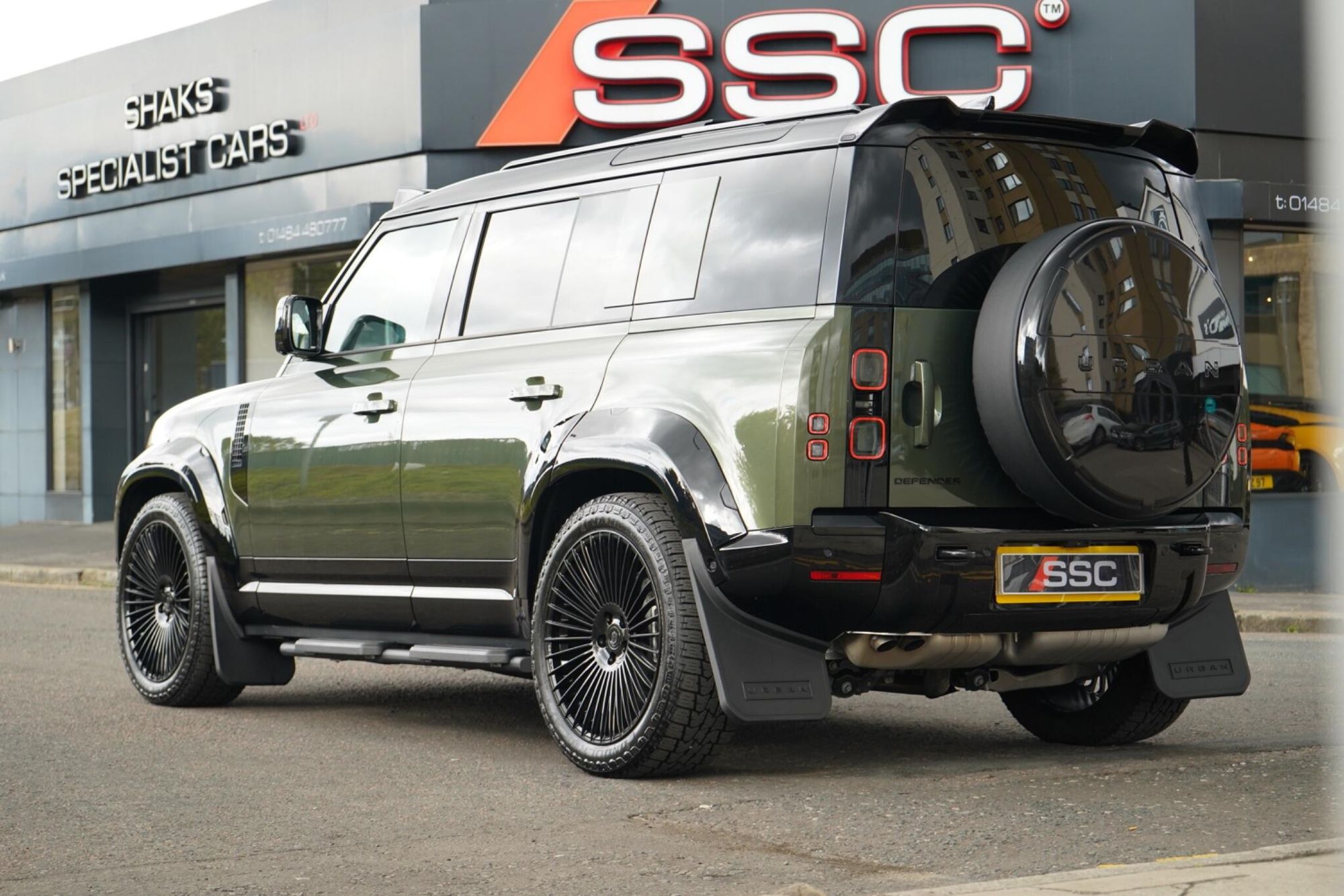 LAND ROVER DEFENDER DIESEL ESTATE 3.0 D350 X-Dynamic HSE 110 5dr Auto for sale UK - Slide 2