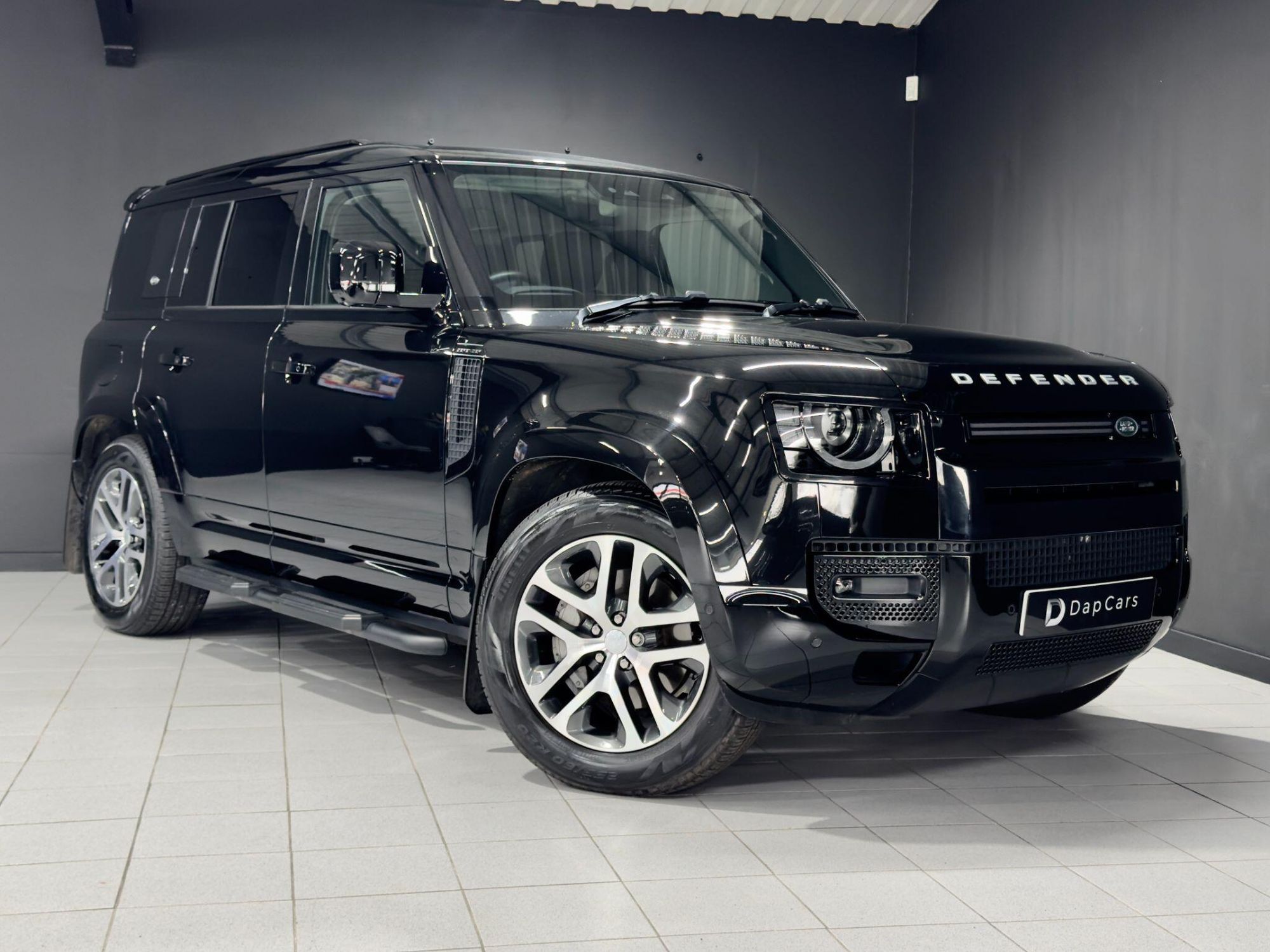 LAND ROVER DEFENDER ESTATE SPECIAL EDITIONS 2.0 P400e XS Edition 110 5dr Auto for sale UK - Slide 5