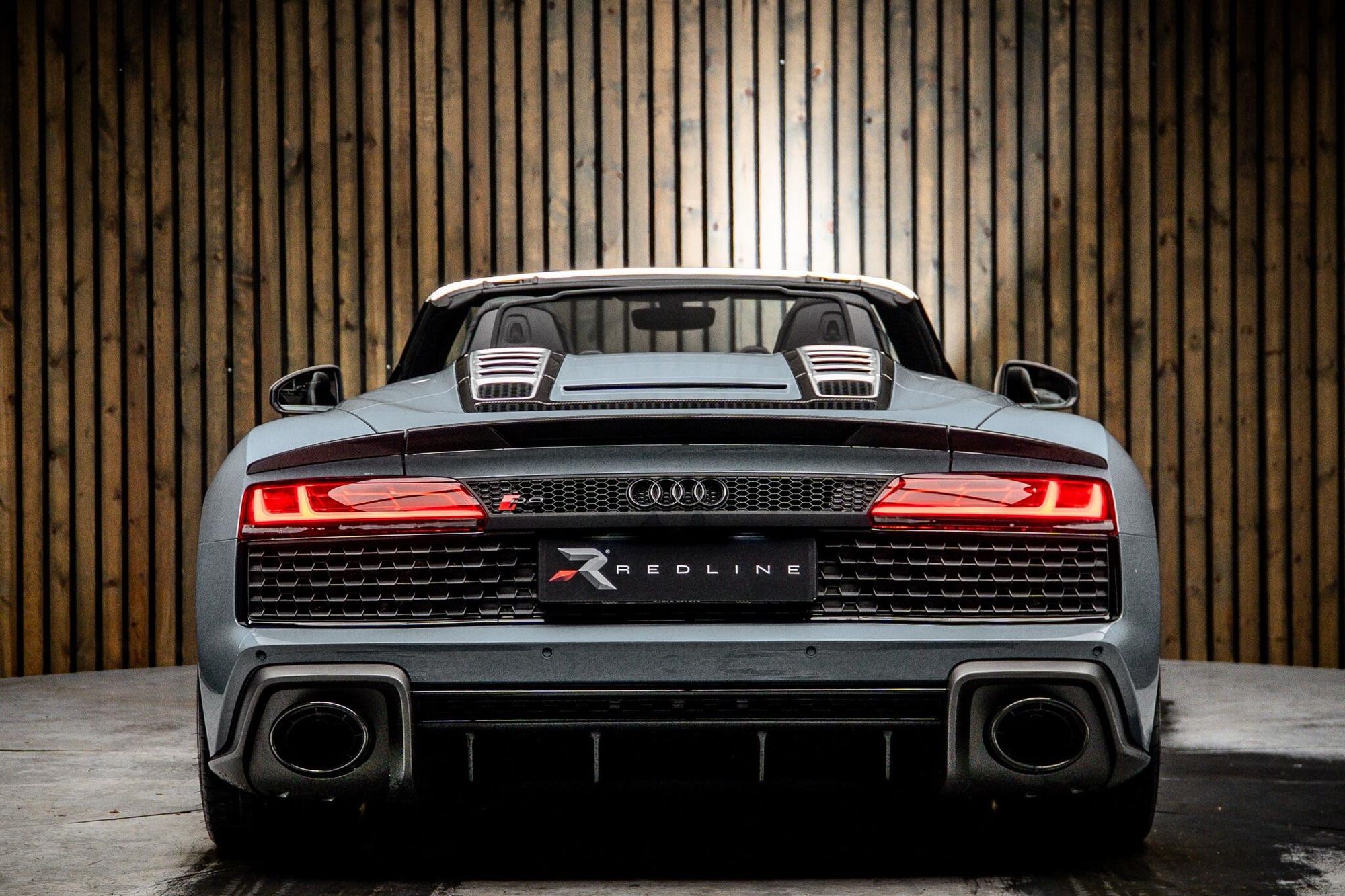 AUDI R8 SPYDER 5.2 FSI V10 Quattro Performance 2dr S Tronic for sale UK - Slide 6