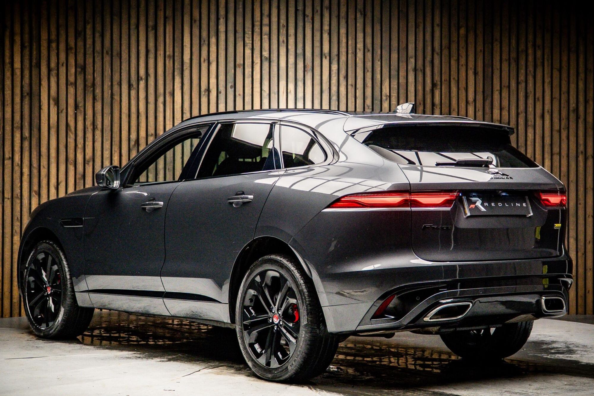 JAGUAR F-PACE DIESEL ESTATE 3.0 D300 Sport 5dr Auto AWD for sale UK - Slide 3