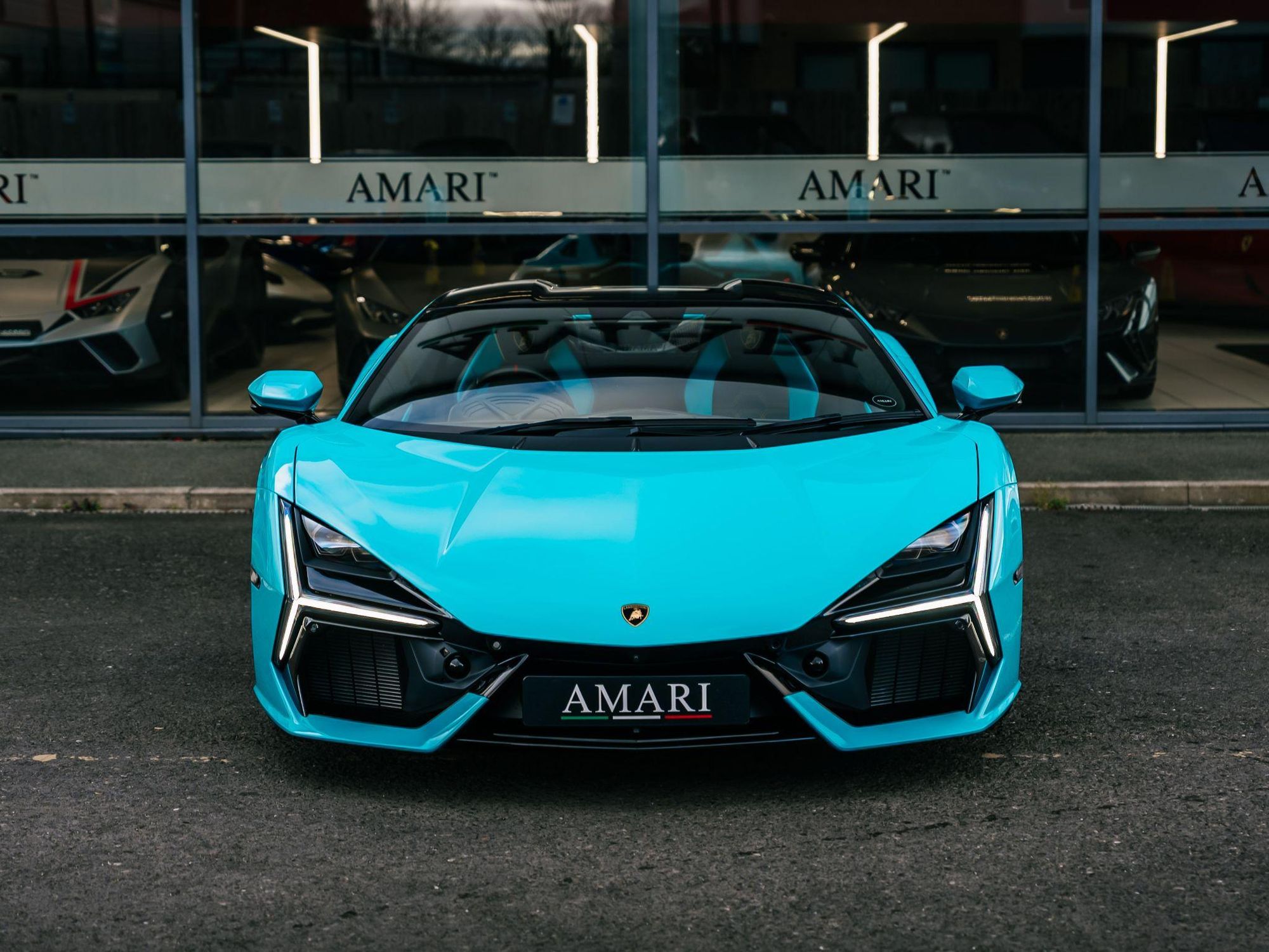 LAMBORGHINI REVUELTO COUPE 6.5 V12 1015 PHEV 2dr DCT for sale UK - Slide 8