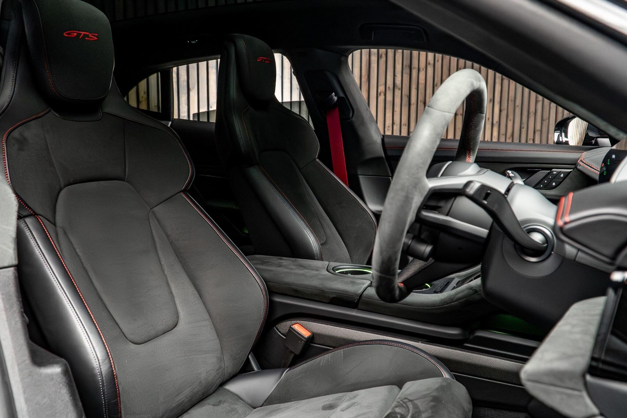 PORSCHE TAYCAN SPORT TURISMO 440kW GTS 93kWh 5dr Auto for sale UK - Slide 2