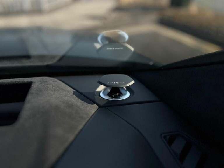 LAMBORGHINI URUS ESTATE 4.0T FSI V8 5dr Auto for sale UK - Slide 9