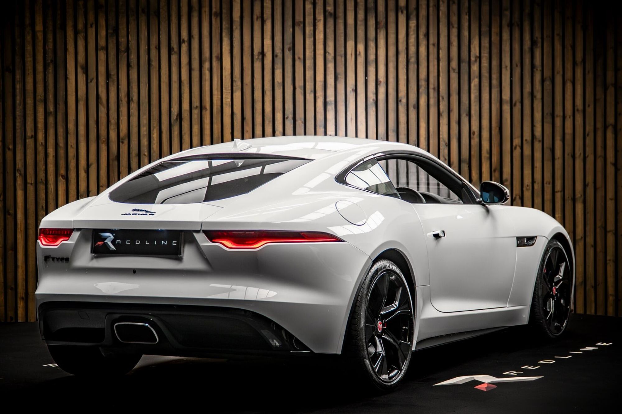 JAGUAR F-TYPE COUPE 2.0 P300 R-Dynamic 2dr Auto for sale UK - Slide 4