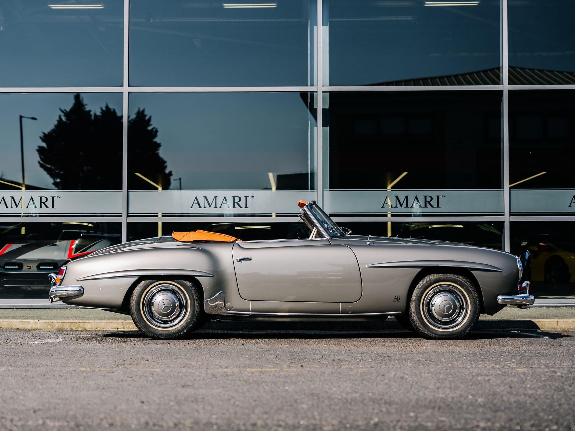 MERCEDES-BENZ SL CLASS SL AMG CONVERTIBLE SL 63 2dr MCT for sale UK - Slide 3