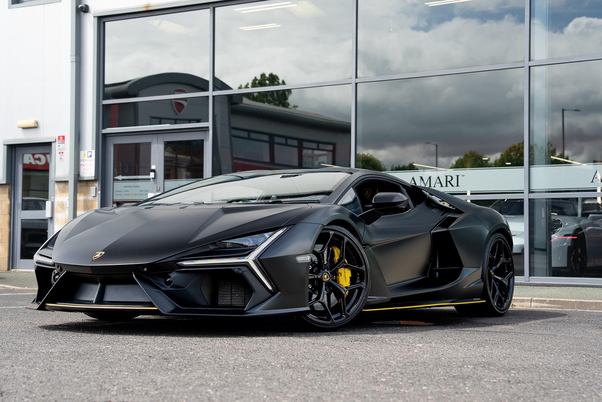 LAMBORGHINI REVUELTO COUPE 6.5 V12 1015 PHEV 2dr DCT for sale UK - Slide 3