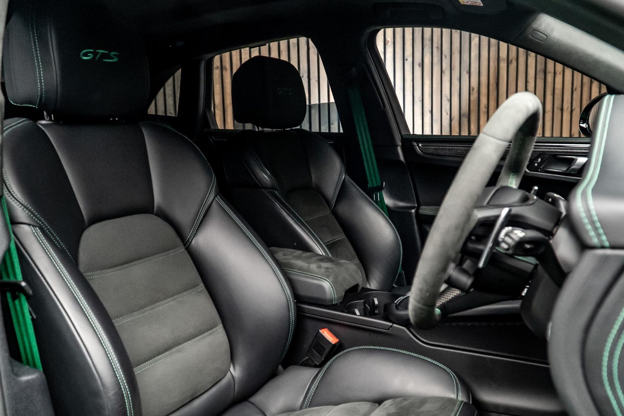 PORSCHE MACAN ESTATE GTS 5dr PDK for sale UK - Slide 2