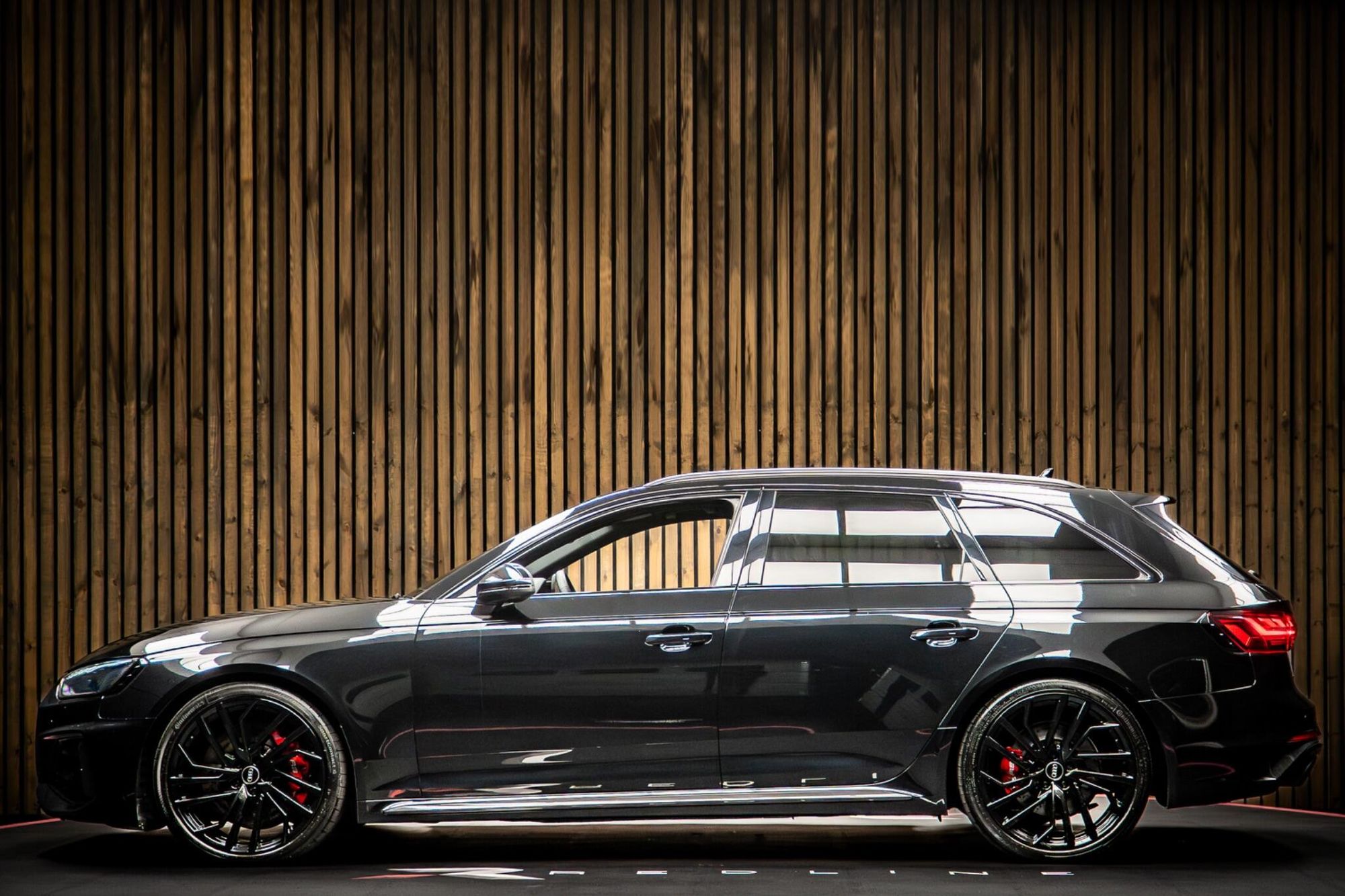 AUDI RS4 RS 4 AVANT RS 4 TFSI Quattro Carbon Black 5dr Tiptronic for sale UK - Slide 7