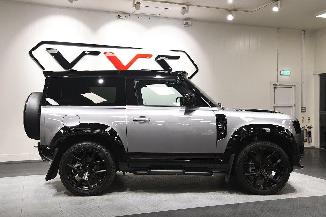 LAND ROVER DEFENDER DIESEL ESTATE 3.0 D250 X-Dynamic HSE 90 3dr Auto for sale UK - Slide 2