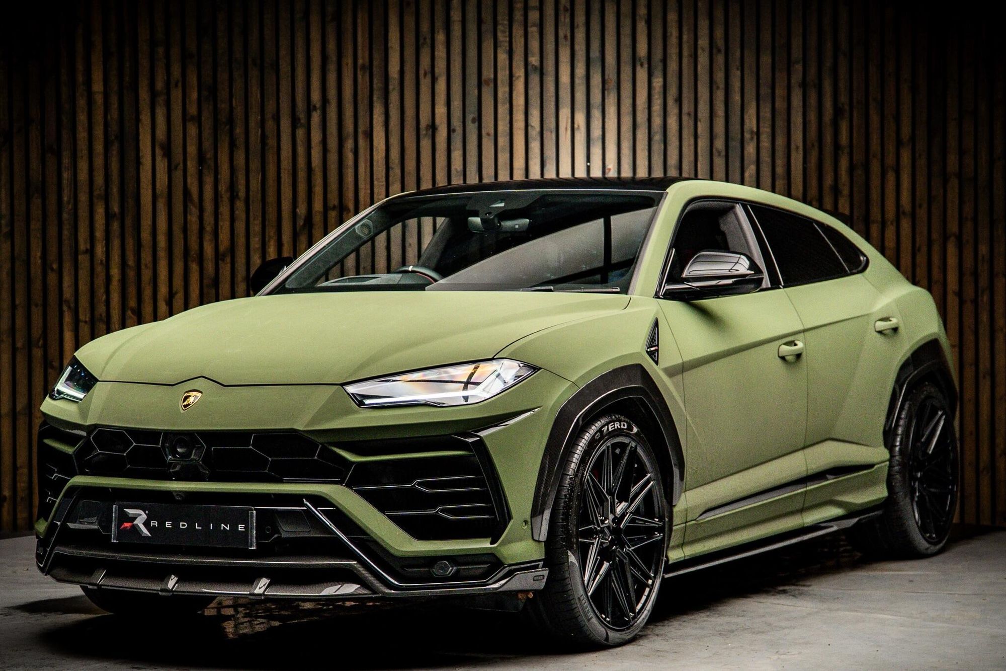 LAMBORGHINI URUS ESTATE 4.0T FSI V8 5dr Auto for sale UK - Slide 8