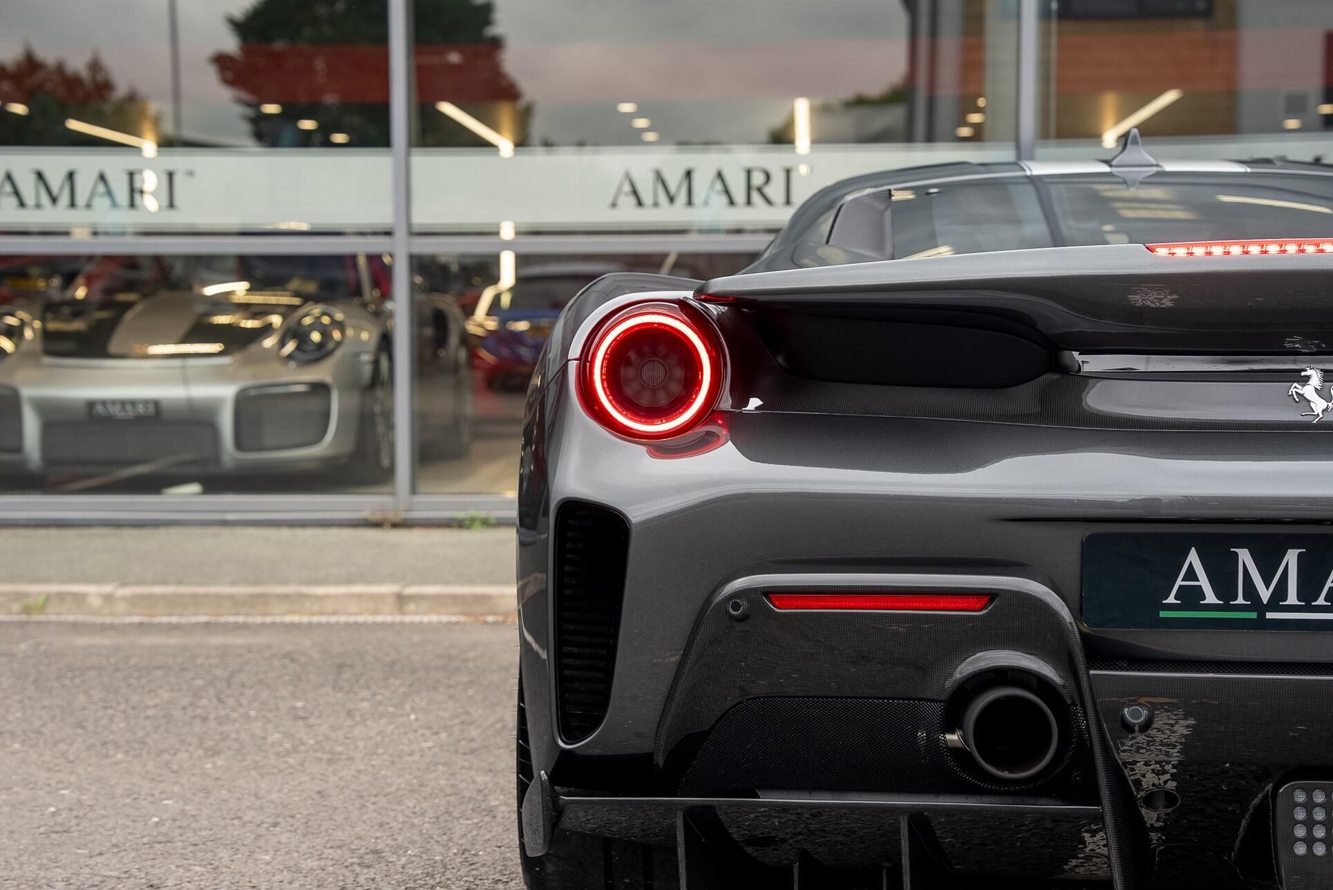 FERRARI 488 PISTA COUPE 2dr Auto for sale UK - Slide 9
