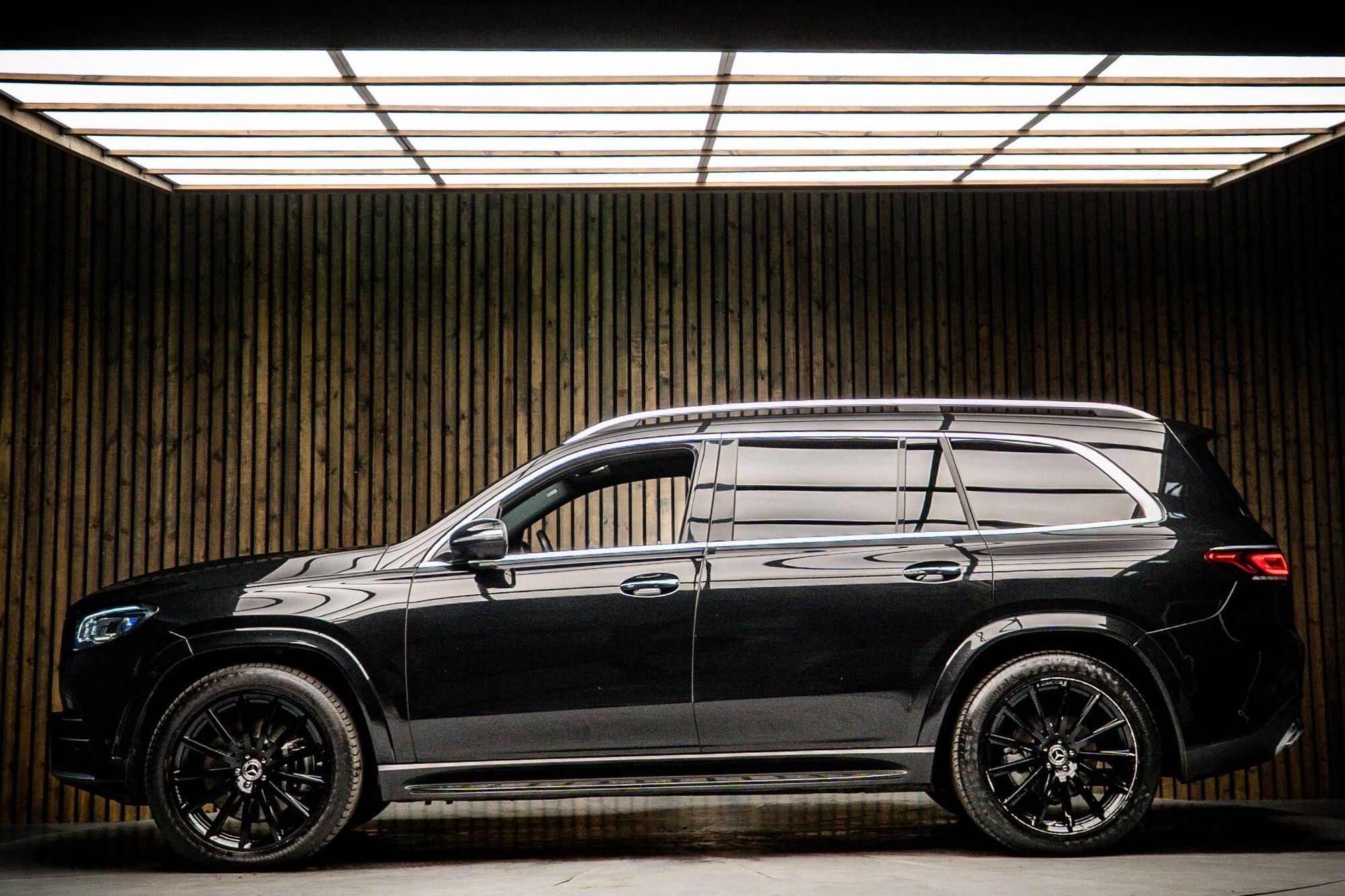 MERCEDES-BENZ GLS DIESEL ESTATE GLS 400d 4Matic AMG Line Premium 5dr 9G-Tronic for sale UK - Slide 7