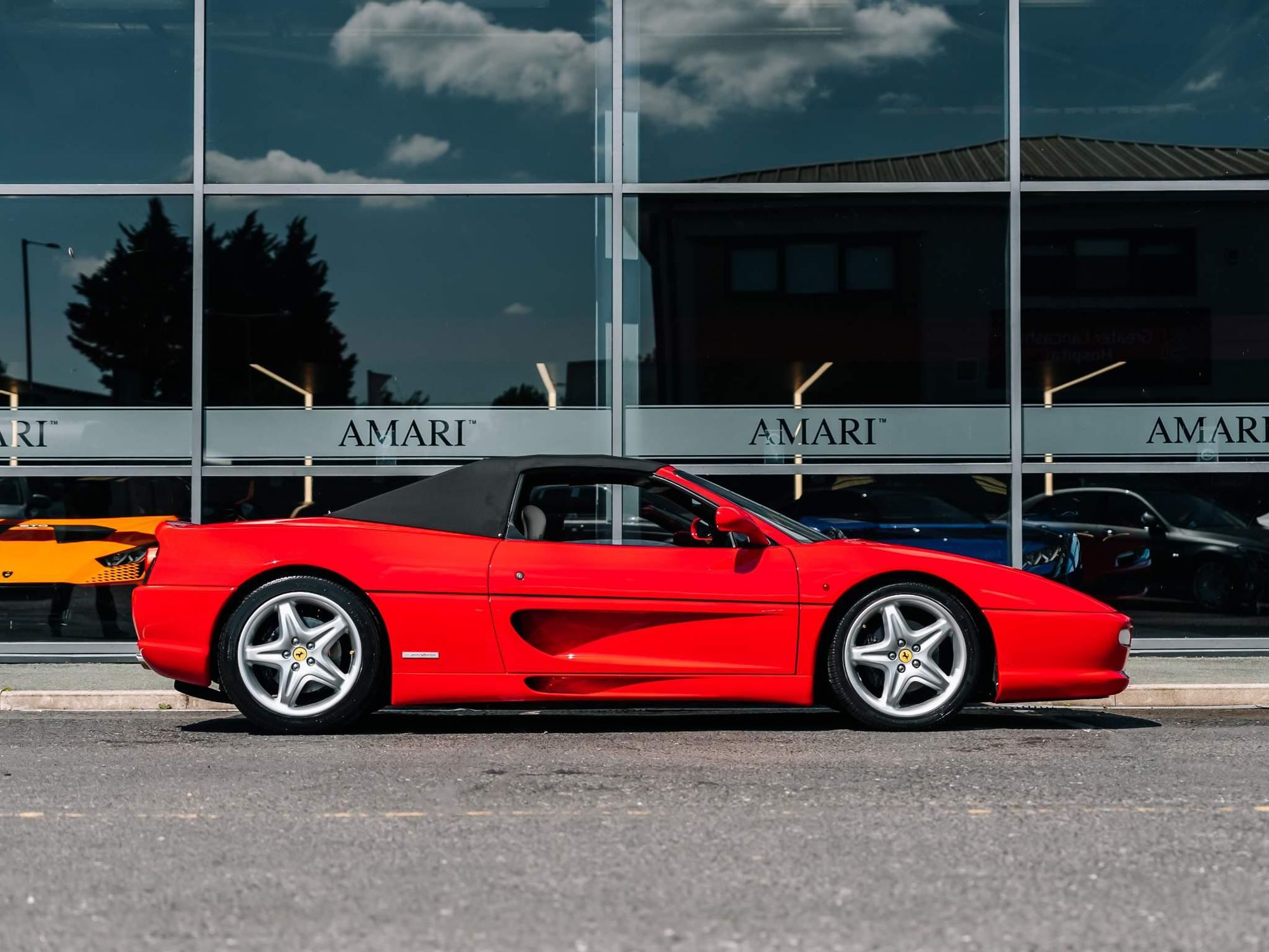 FERRARI F355 CONVERTIBLE Spider 2dr for sale UK - Slide 3